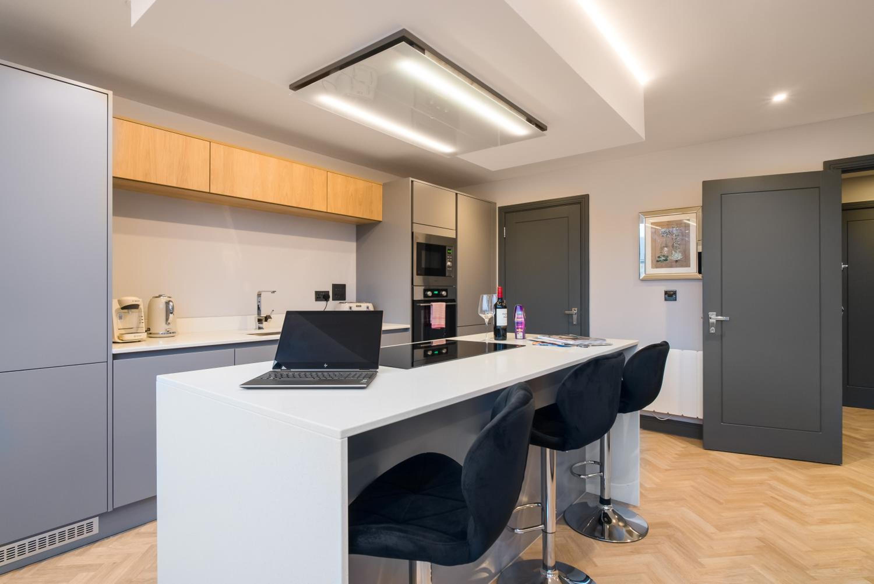 Duplex Apartment with Balcony - Photo 7