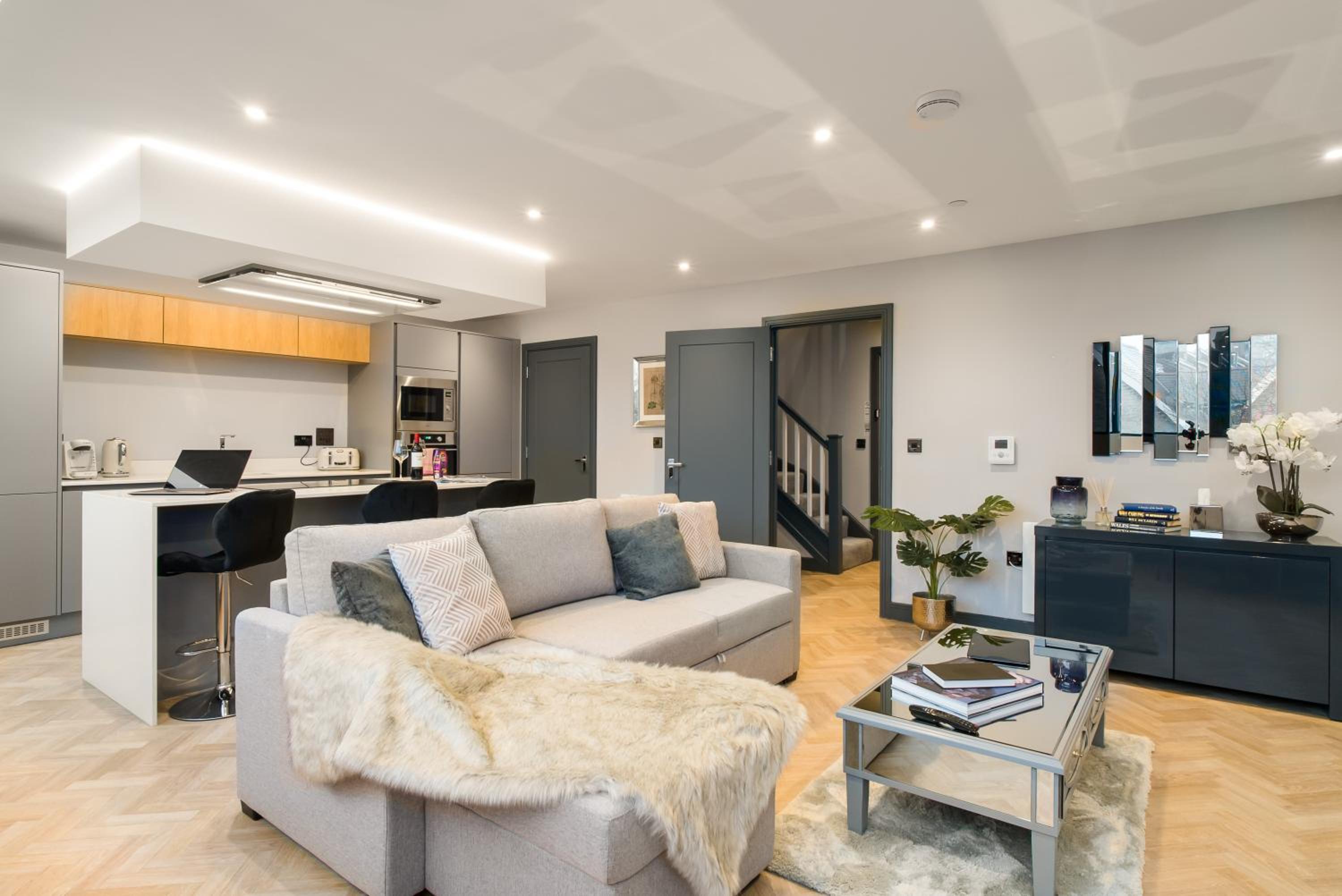 Duplex Apartment with Balcony - Photo 25