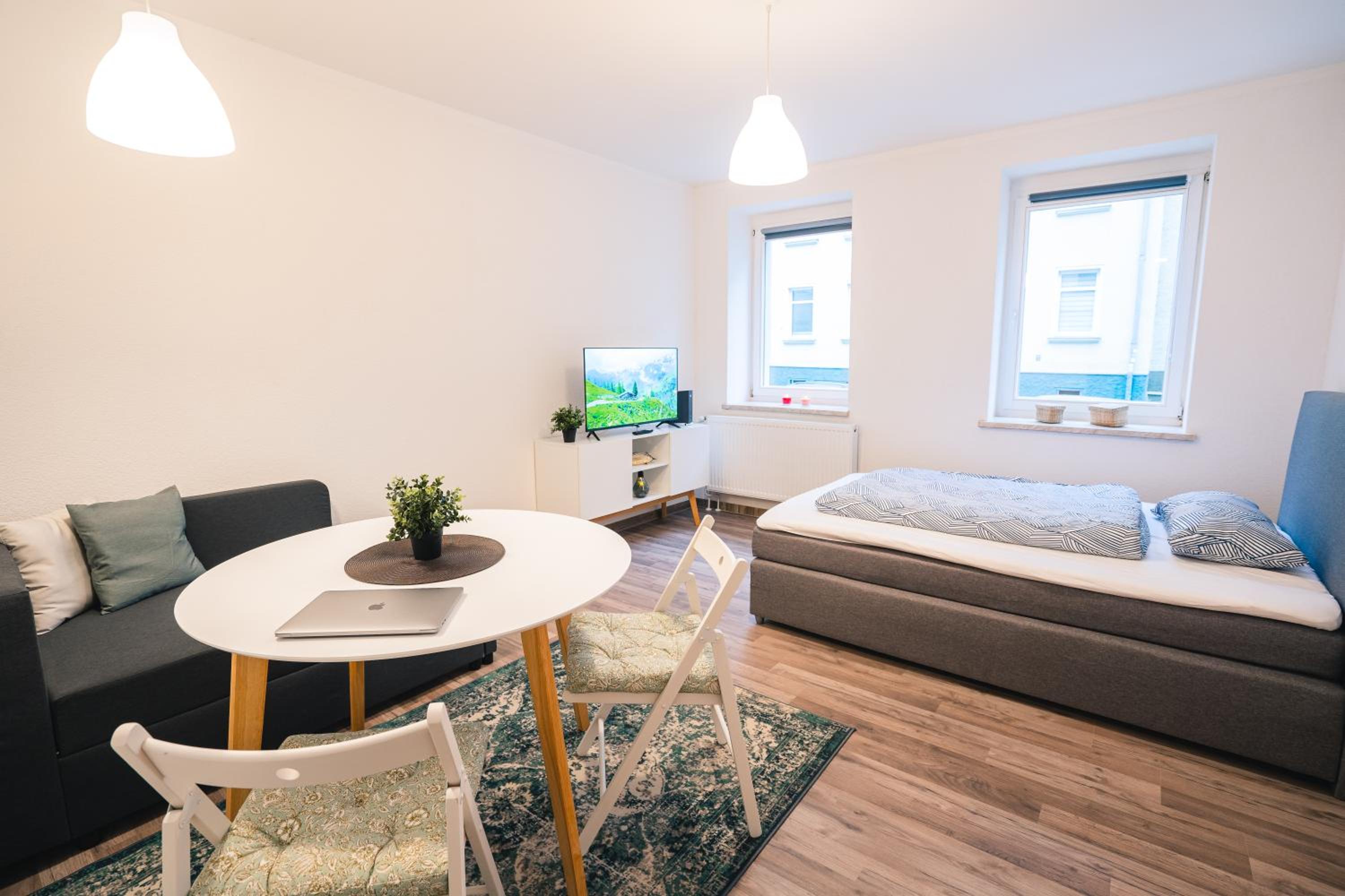 One-Bedroom Apartment photo 1