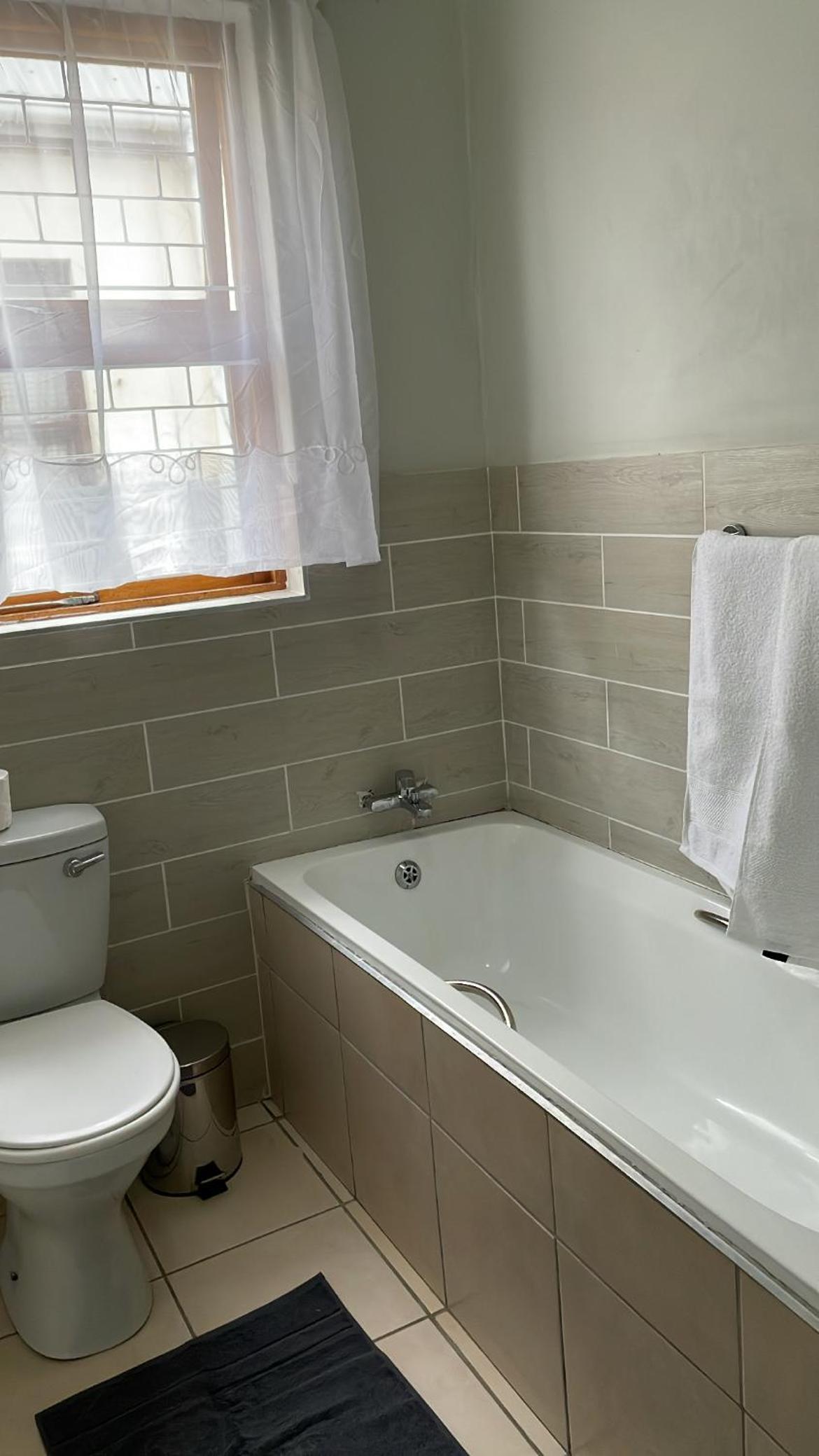 Deluxe Double or Twin Room photo 2