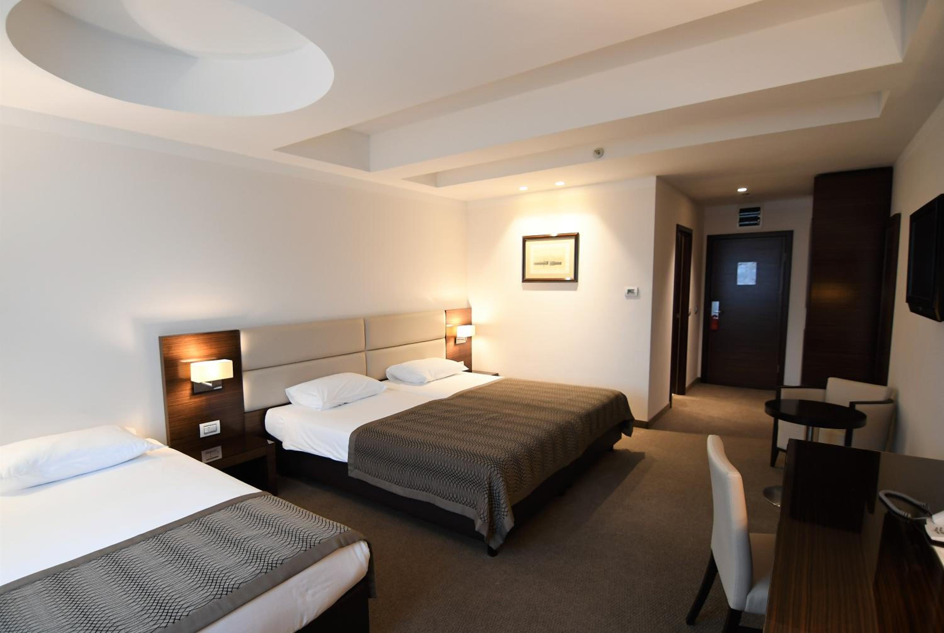Deluxe Triple Room - Photo 4