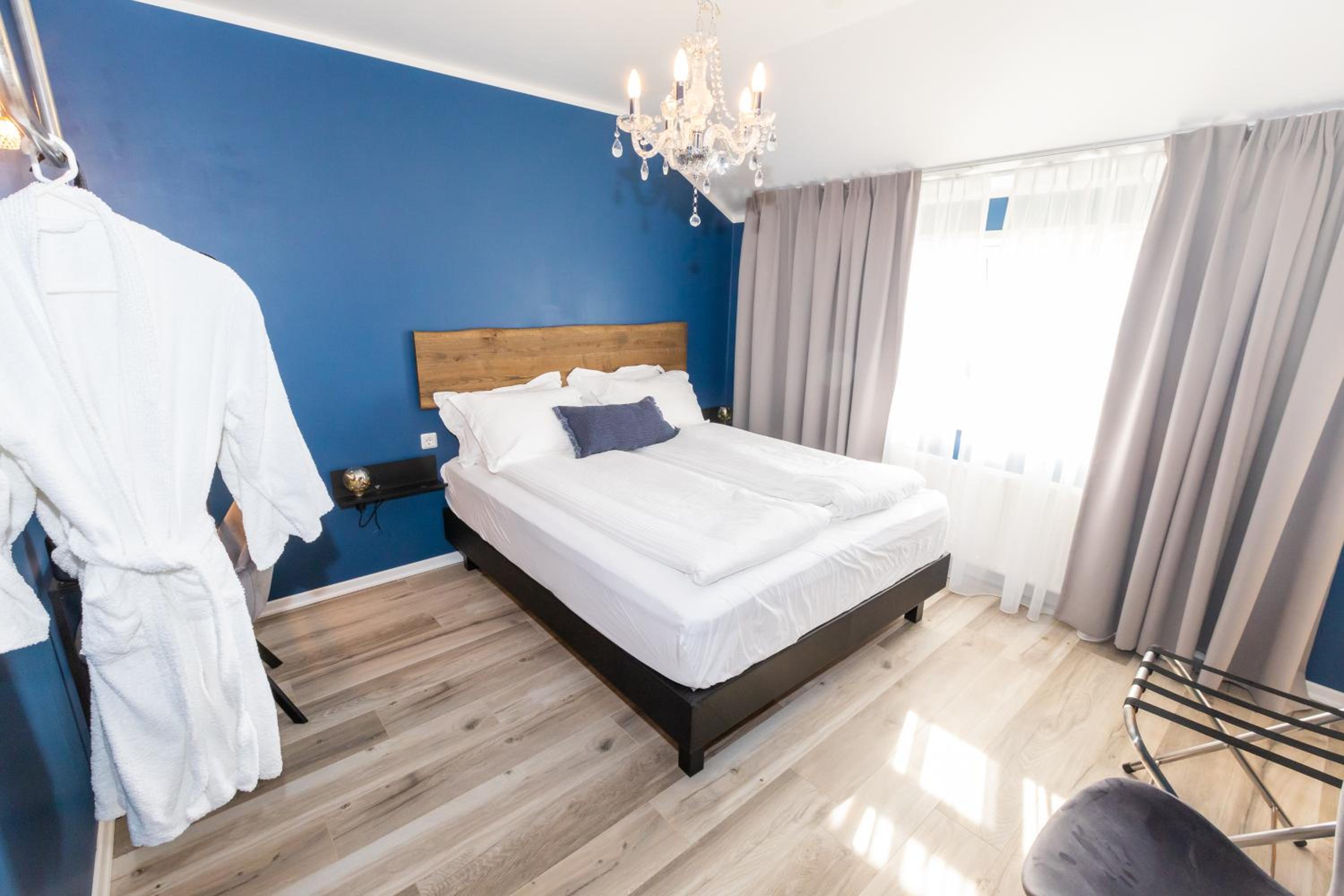 Deluxe Room - Photo 1