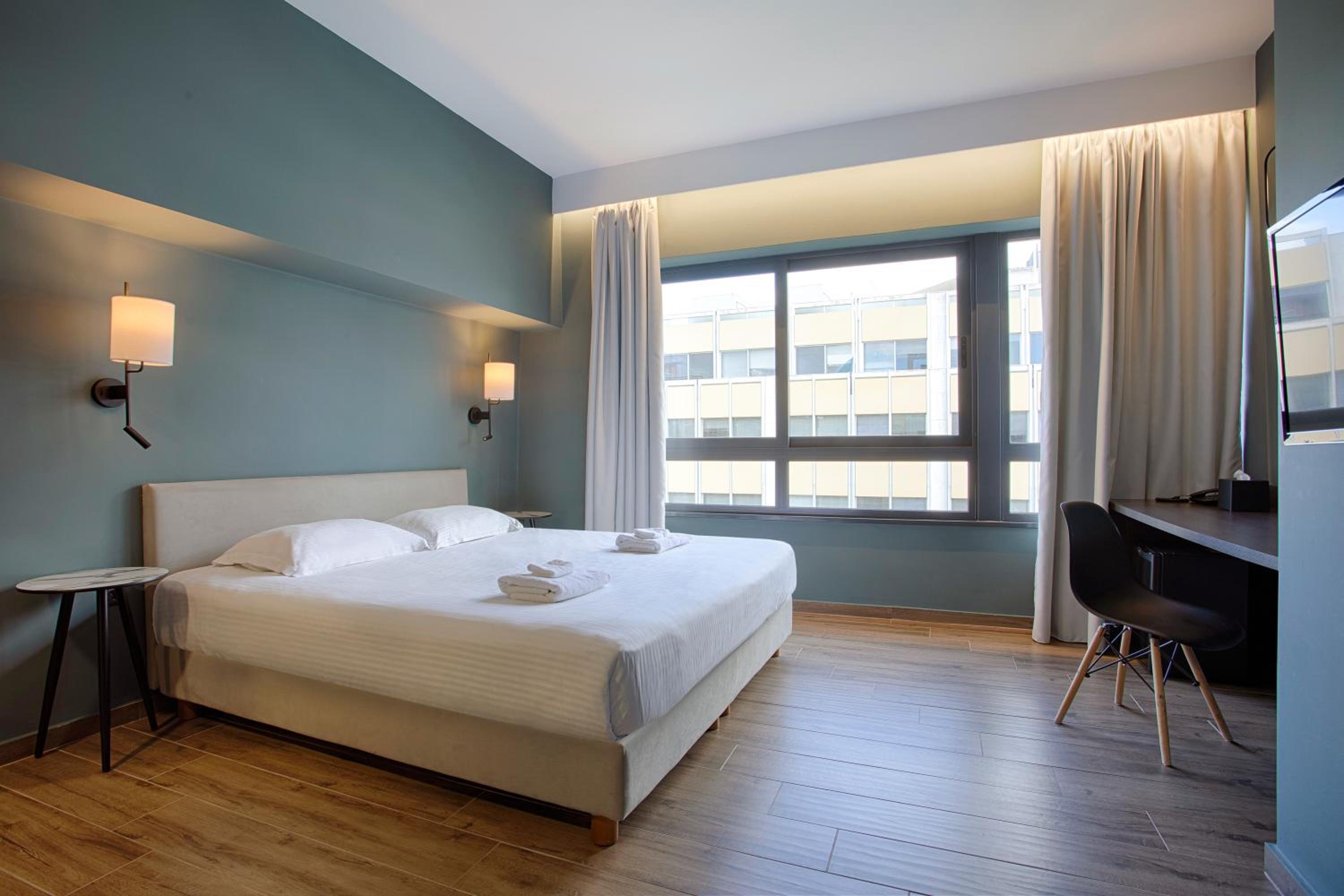 Superior Double or Twin Room with City View photo 1