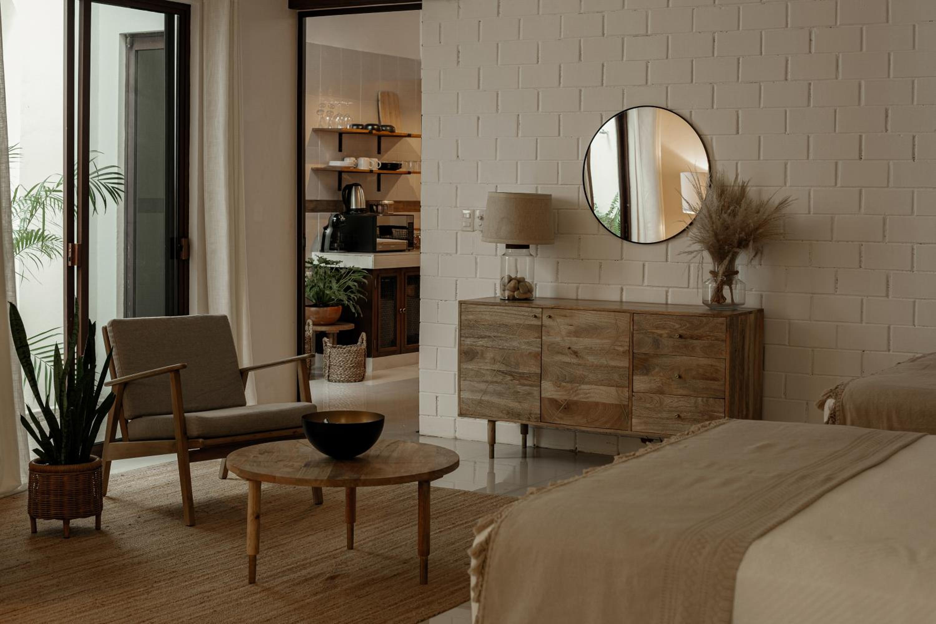 One-Bedroom Apartment - Photo 1