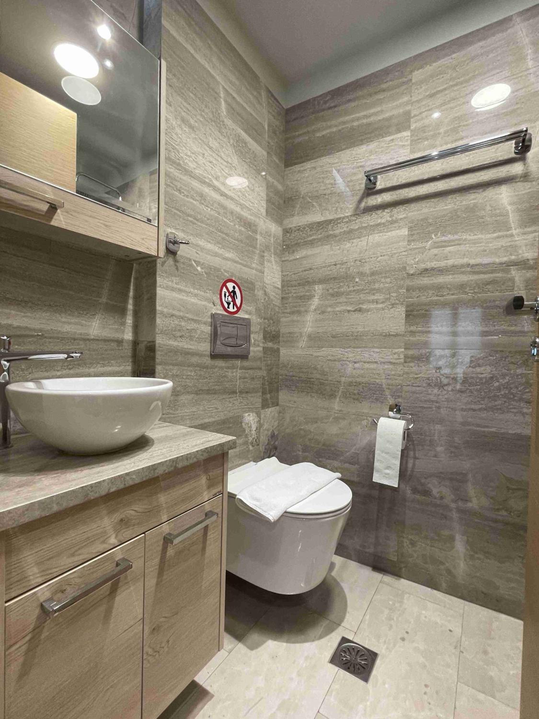 Two-Bedroom Apartment with Balcony photo 3