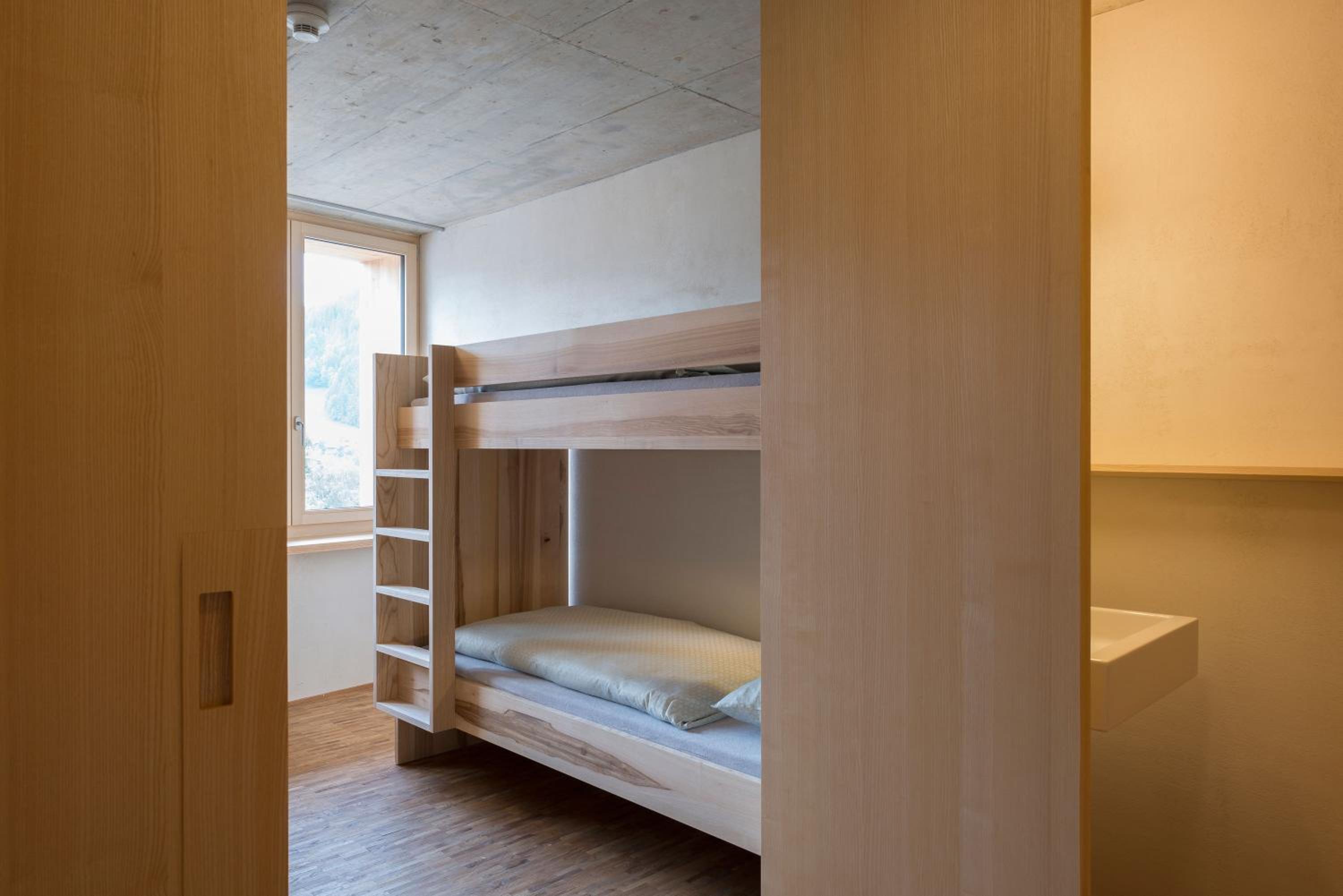 Quadruple Room with Shared Bathroom photo 3