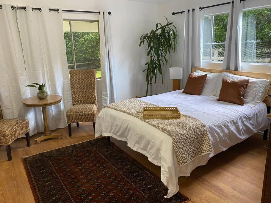 Three-Bedroom House photo 2