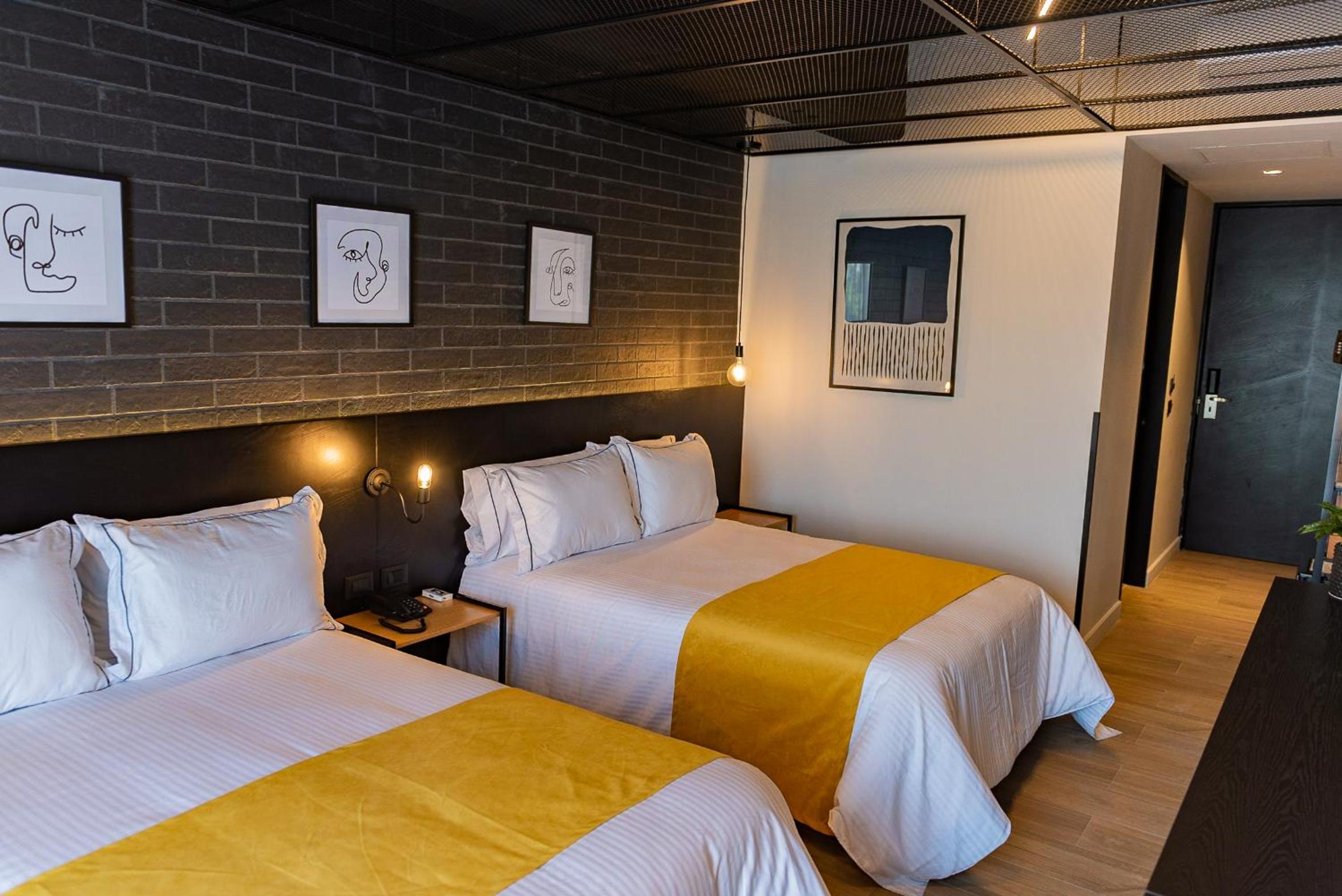 Twin Room - Photo 2