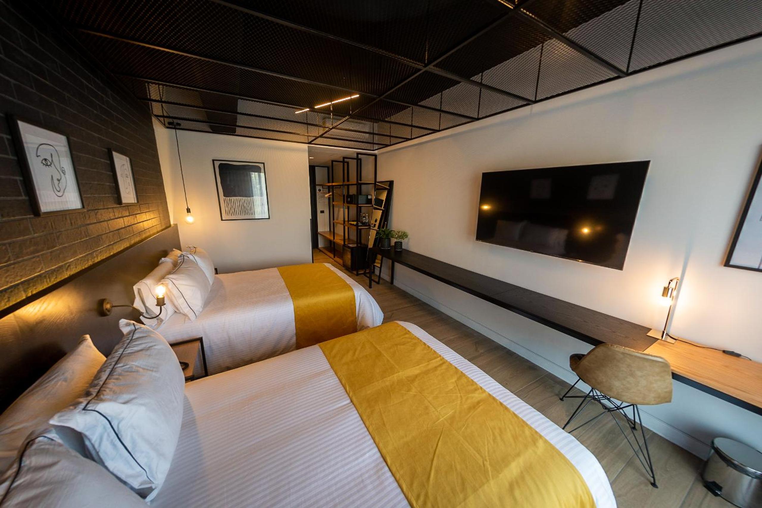 Twin Room - Photo 5