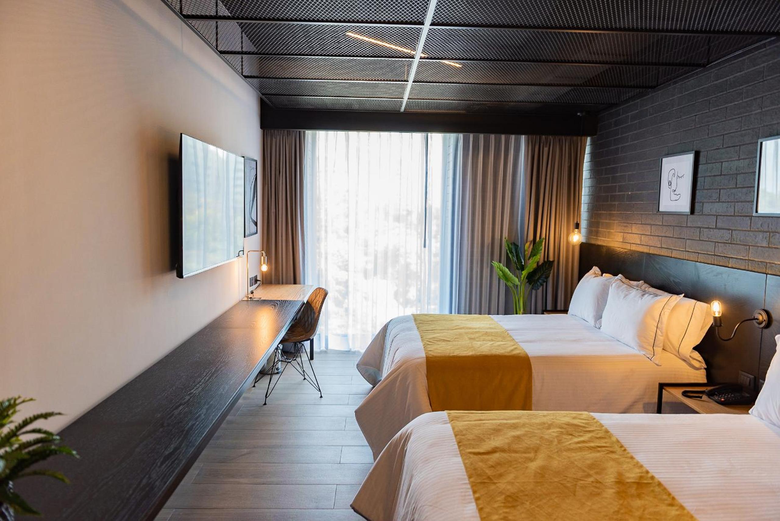 Twin Room - Photo 8
