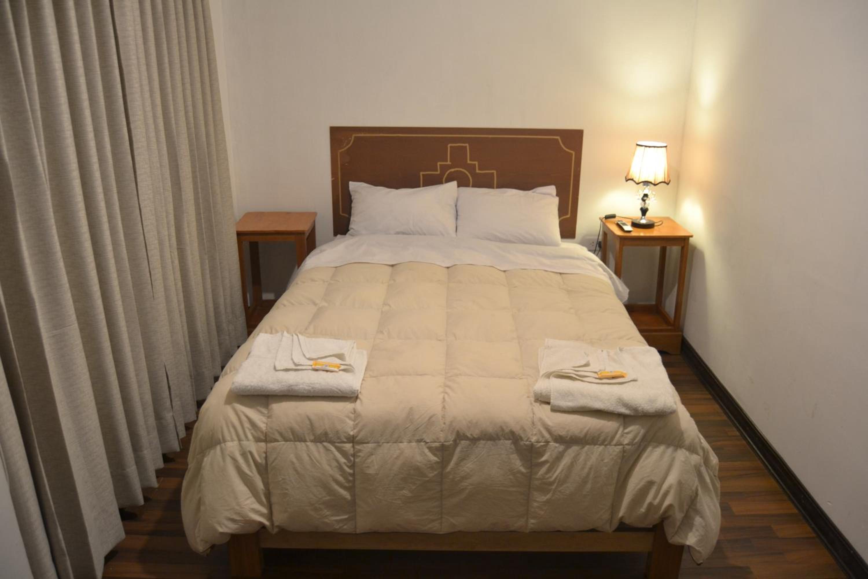 Queen Room photo 3