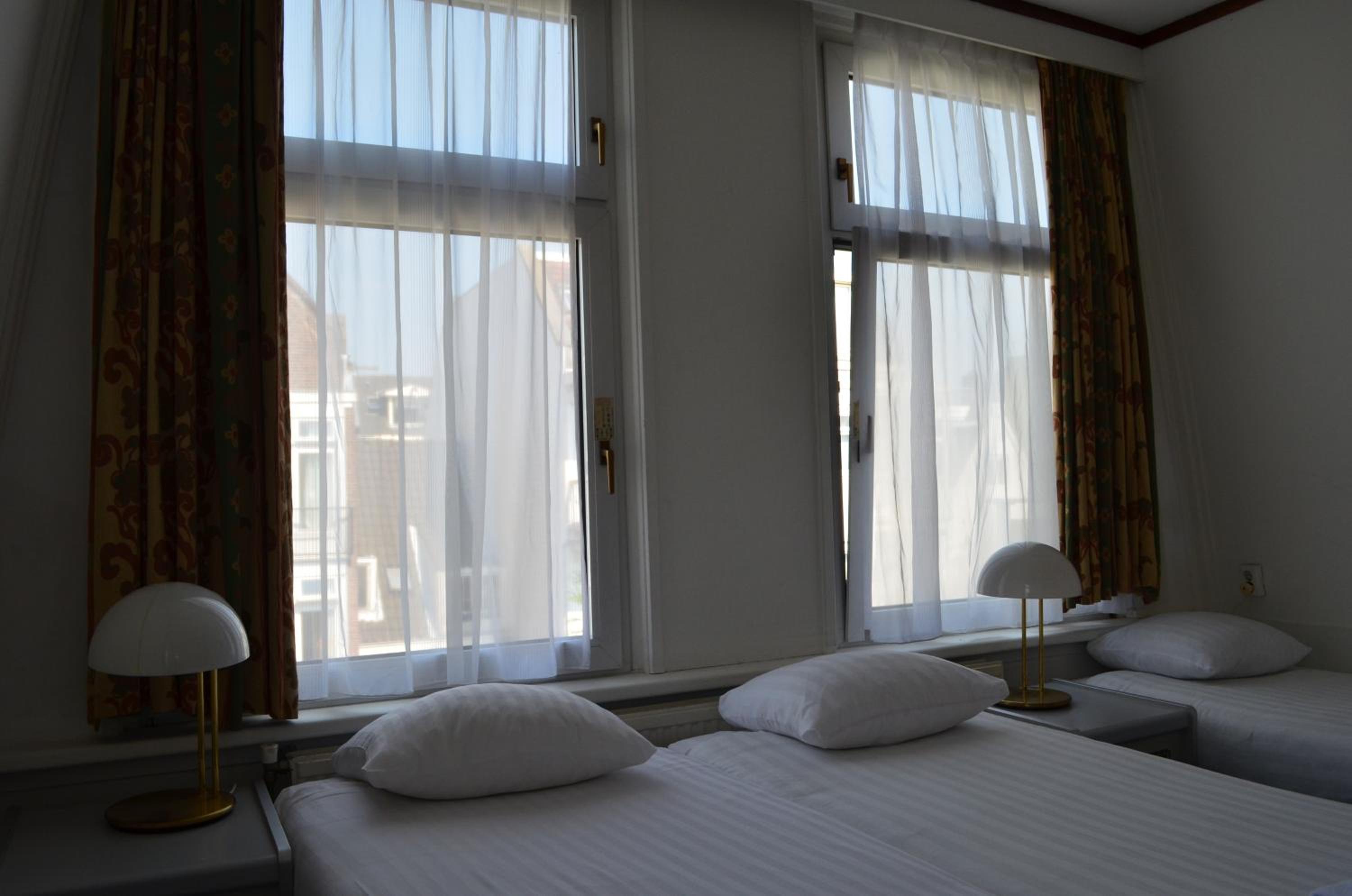 Triple Room with Private Bathroom photo 3