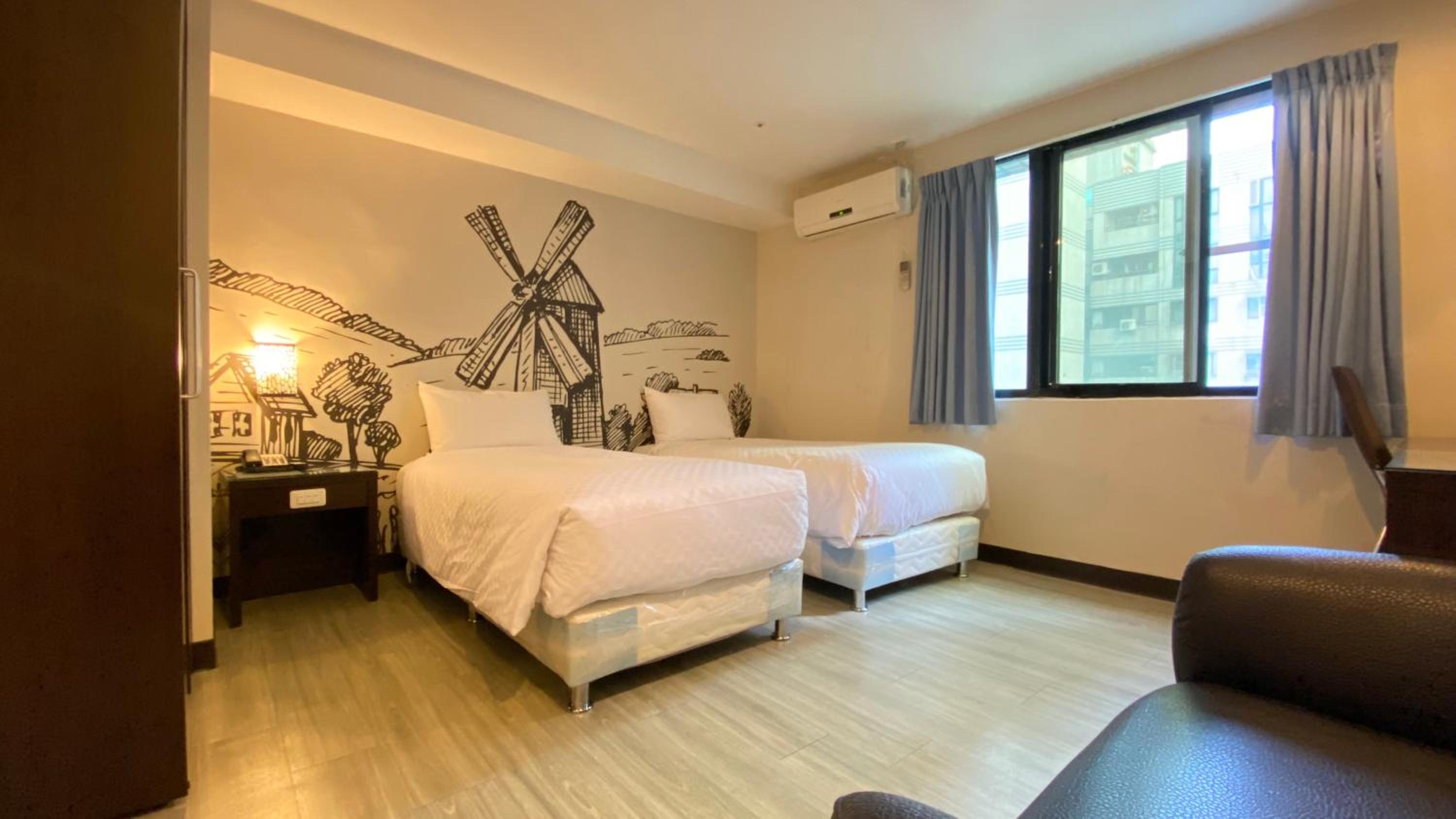 Standard Twin Room - Photo 1
