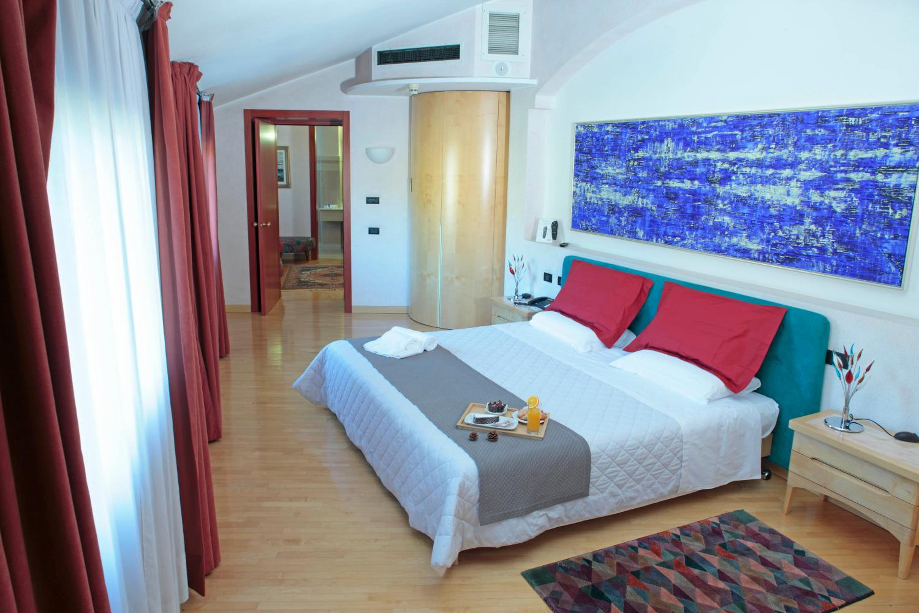 Junior Suite with Canal View photo 1