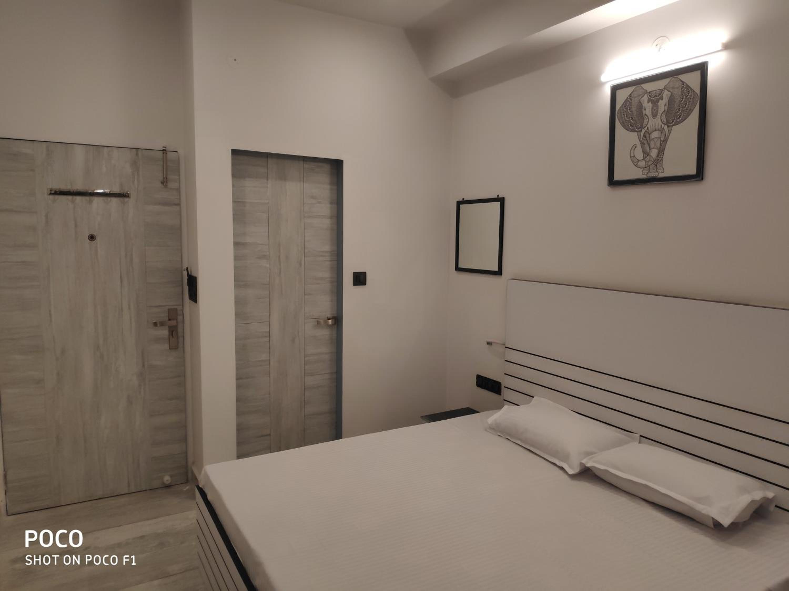 Deluxe Double Room - Photo 4