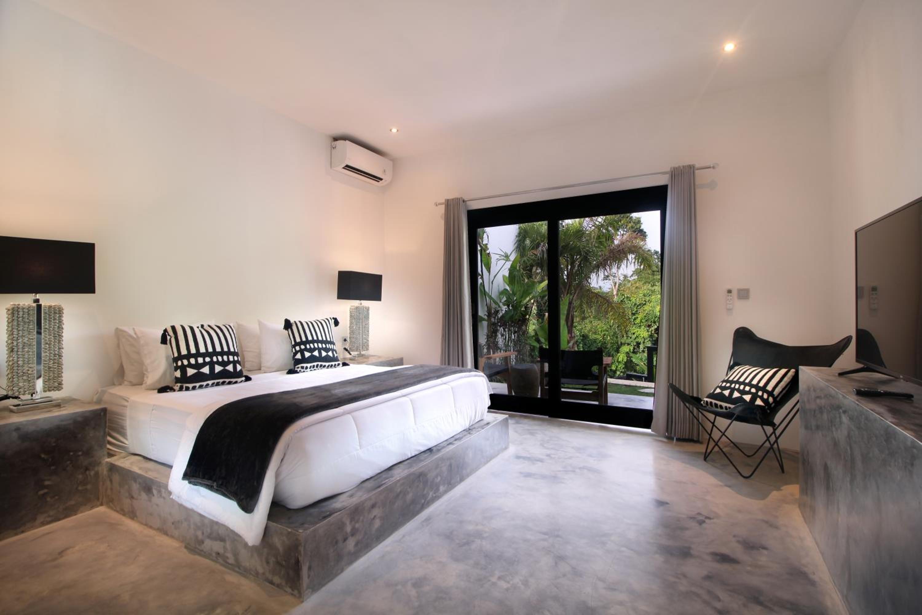 Two-Bedroom Villa - Photo 17