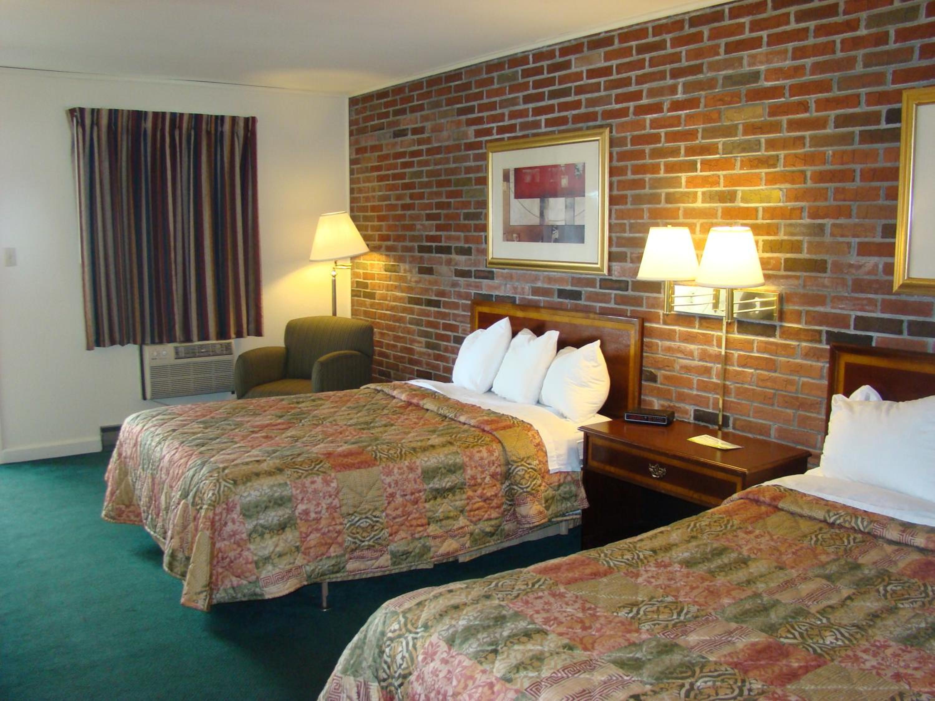 Double Room with Two Double Beds - Smoking photo 1