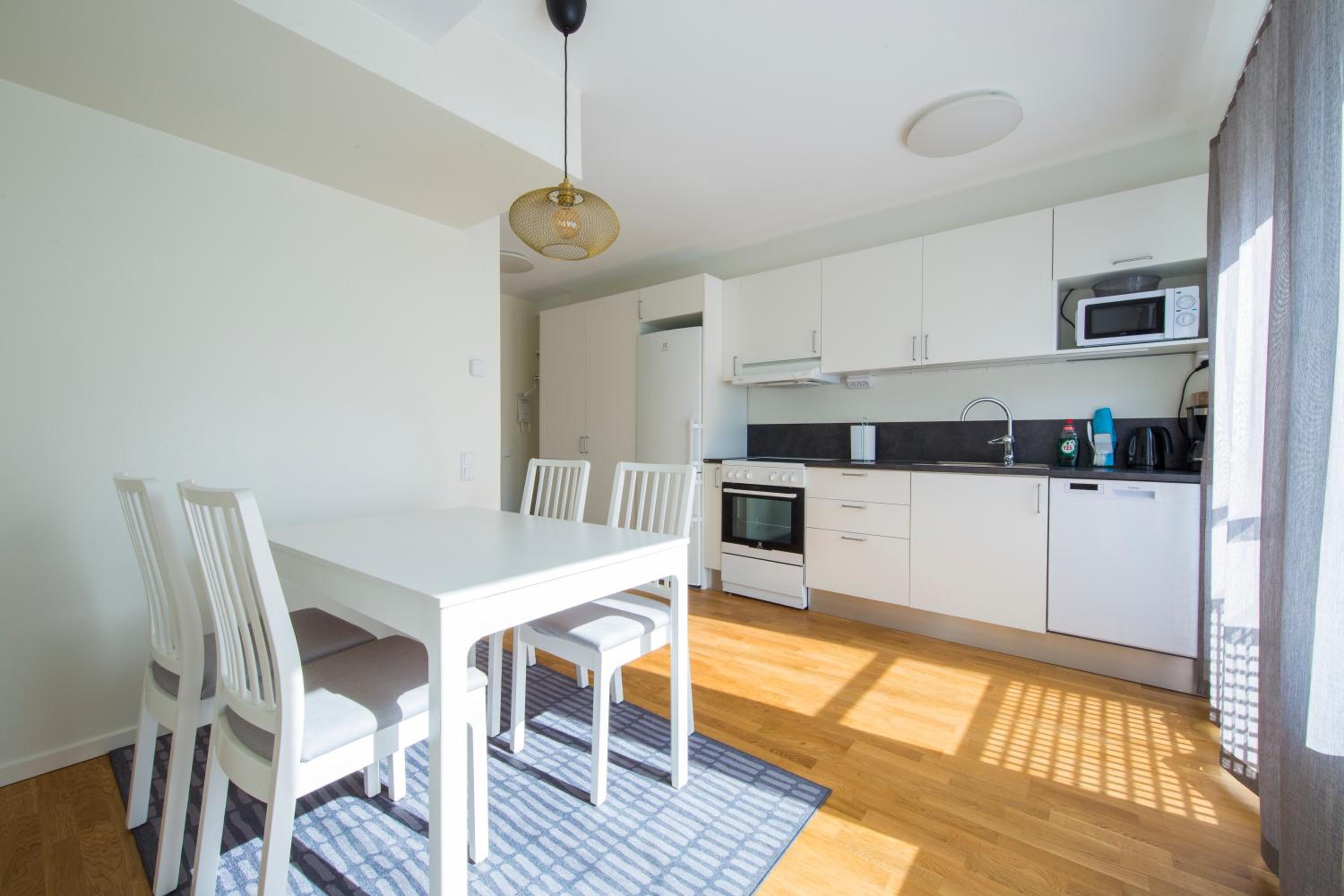 One-Bedroom Apartment - Photo 12