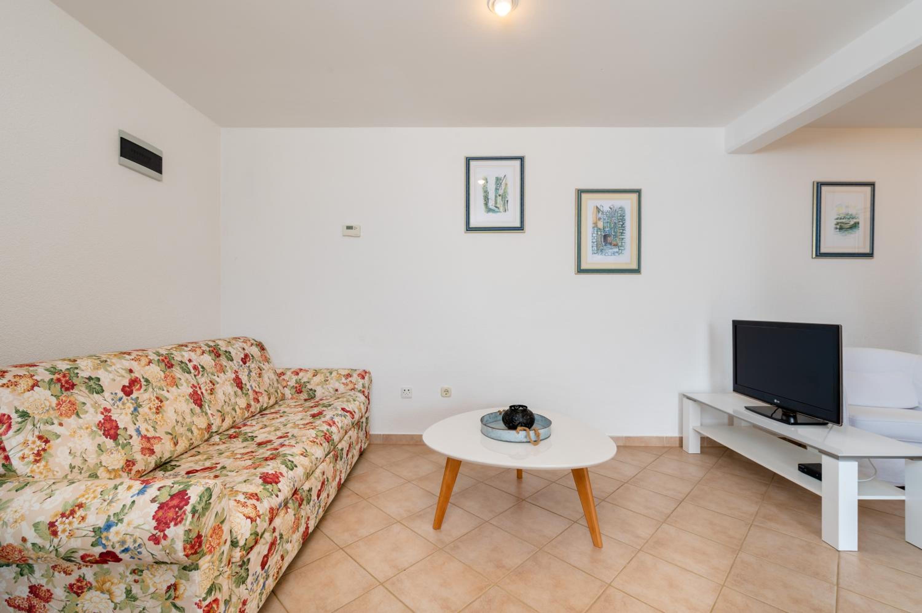 One-Bedroom Apartment with Sea View and Terrace