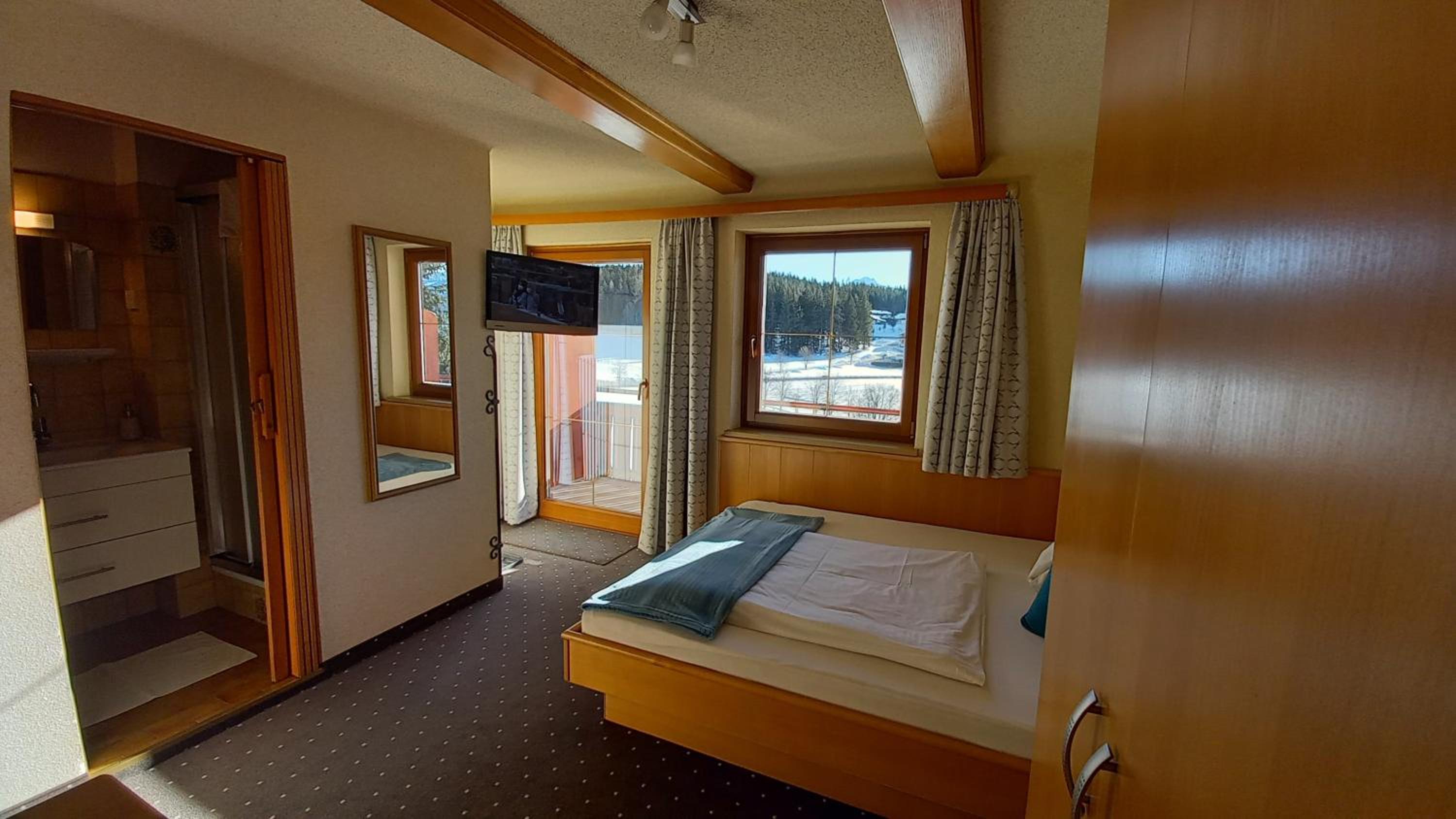 Single Room with Balcony photo 1