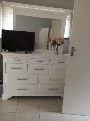 Deluxe Queen Room - Photo 5