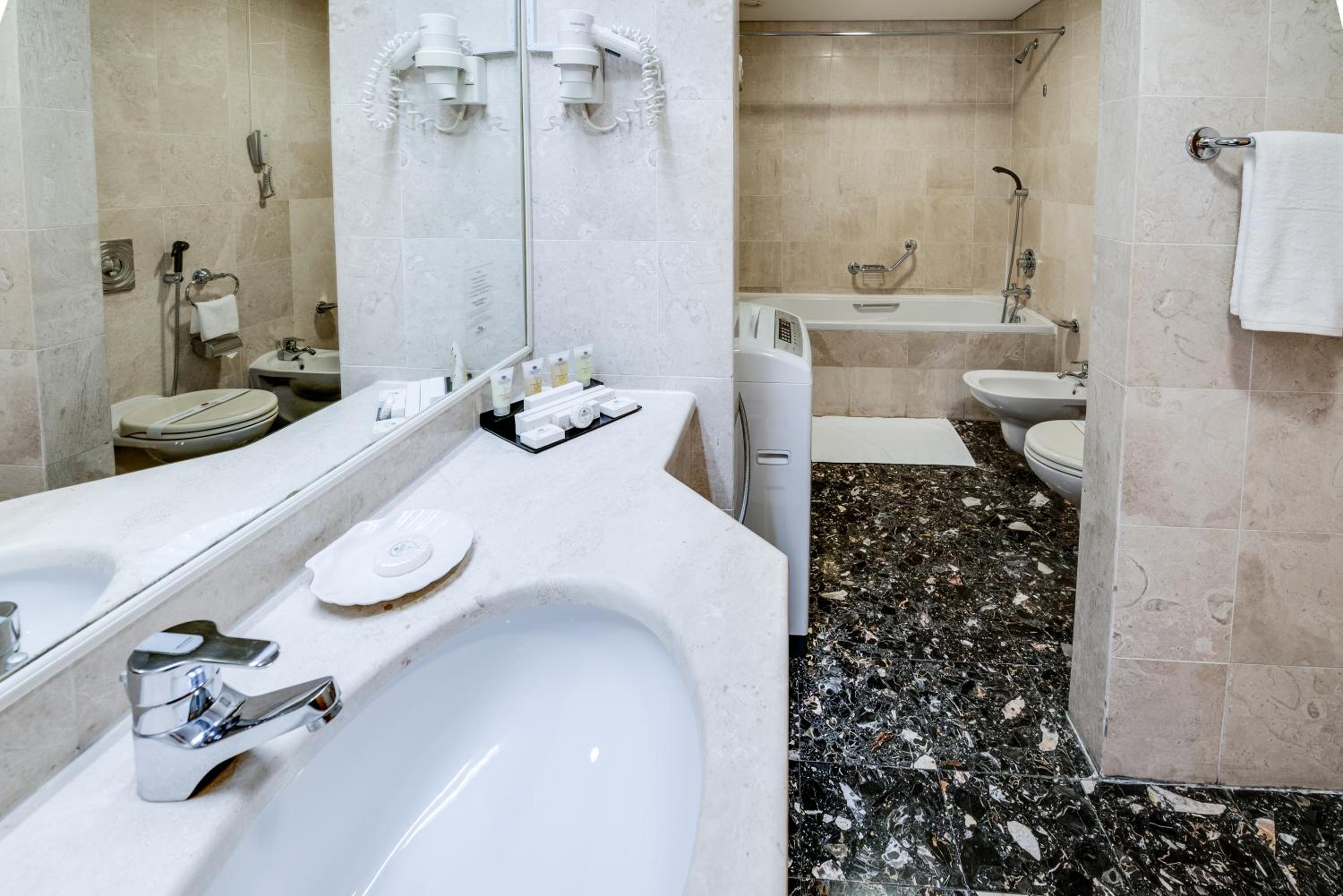 Executive Suite — photo 8