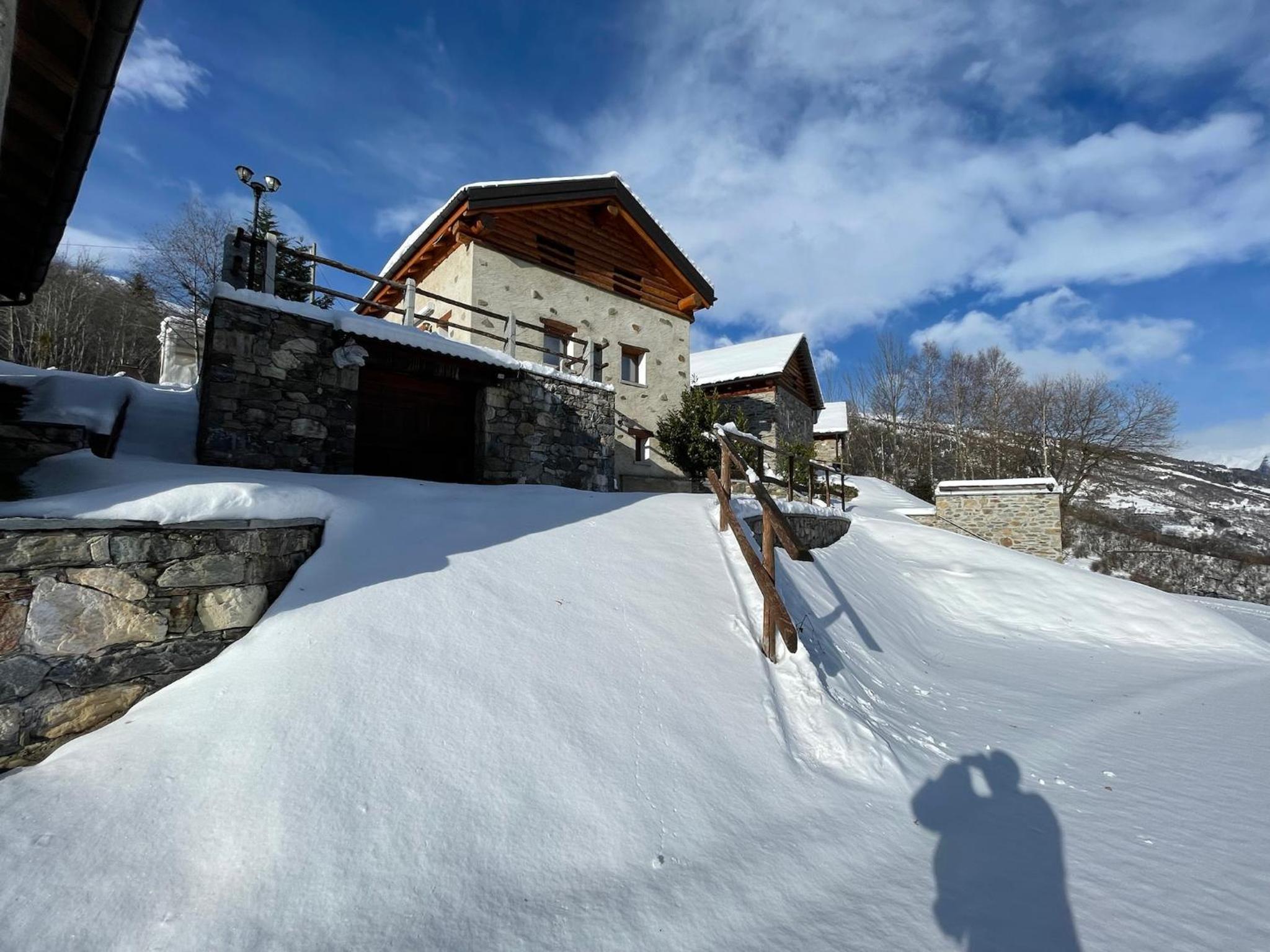 Three-Bedroom Chalet photo 3