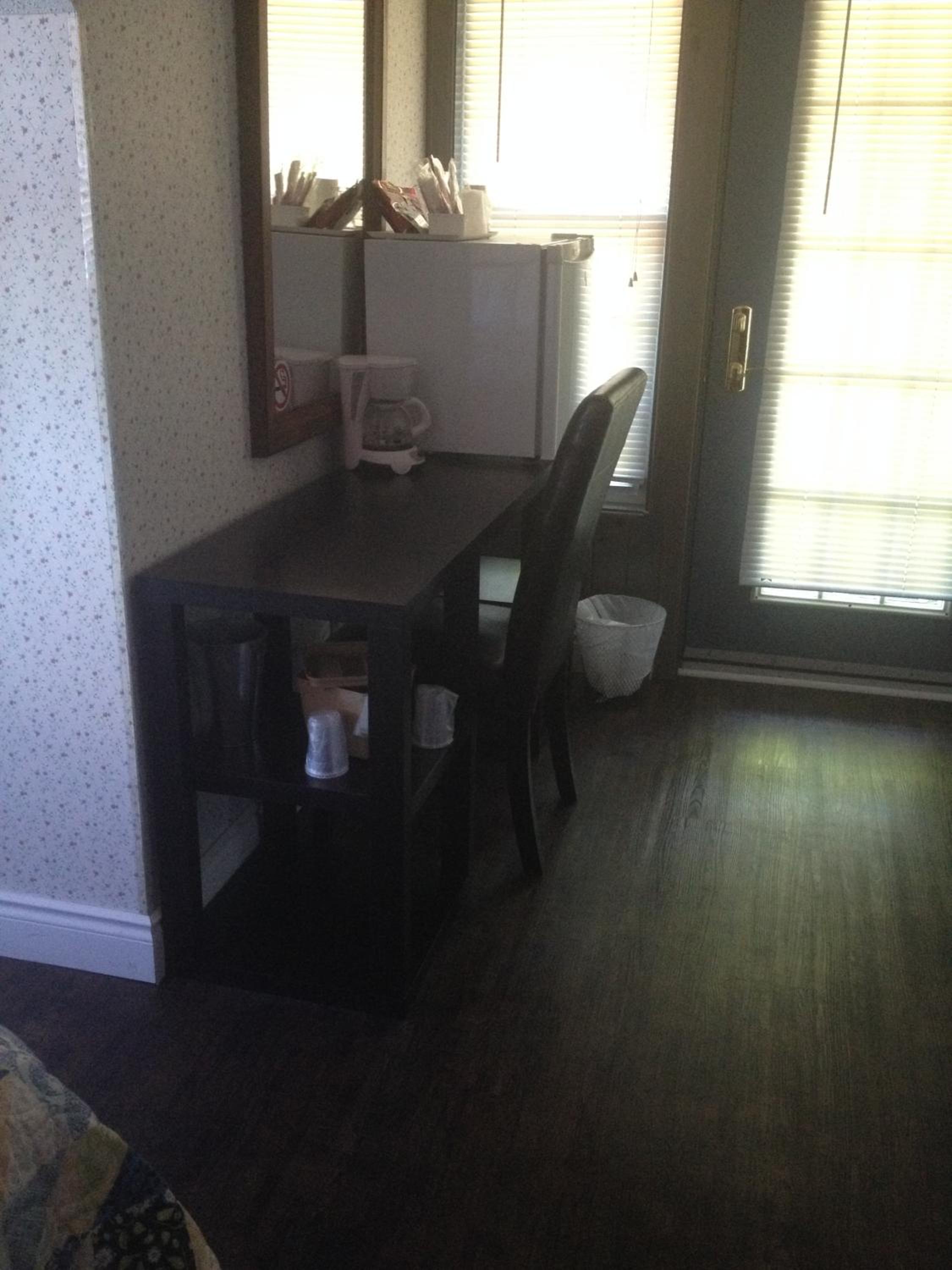 Deluxe Queen Room - Photo 5