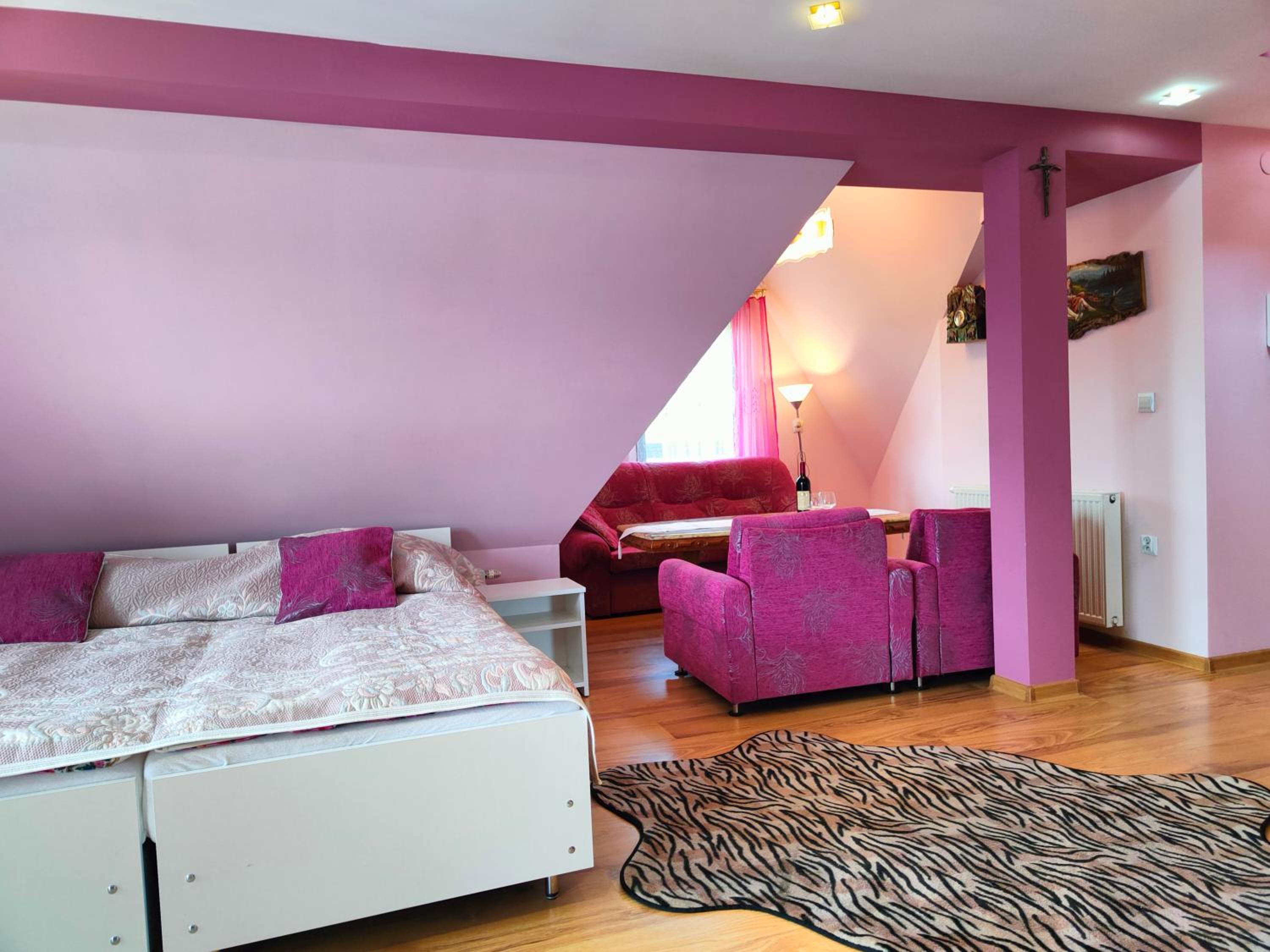 Apartment - Split Level photo 2