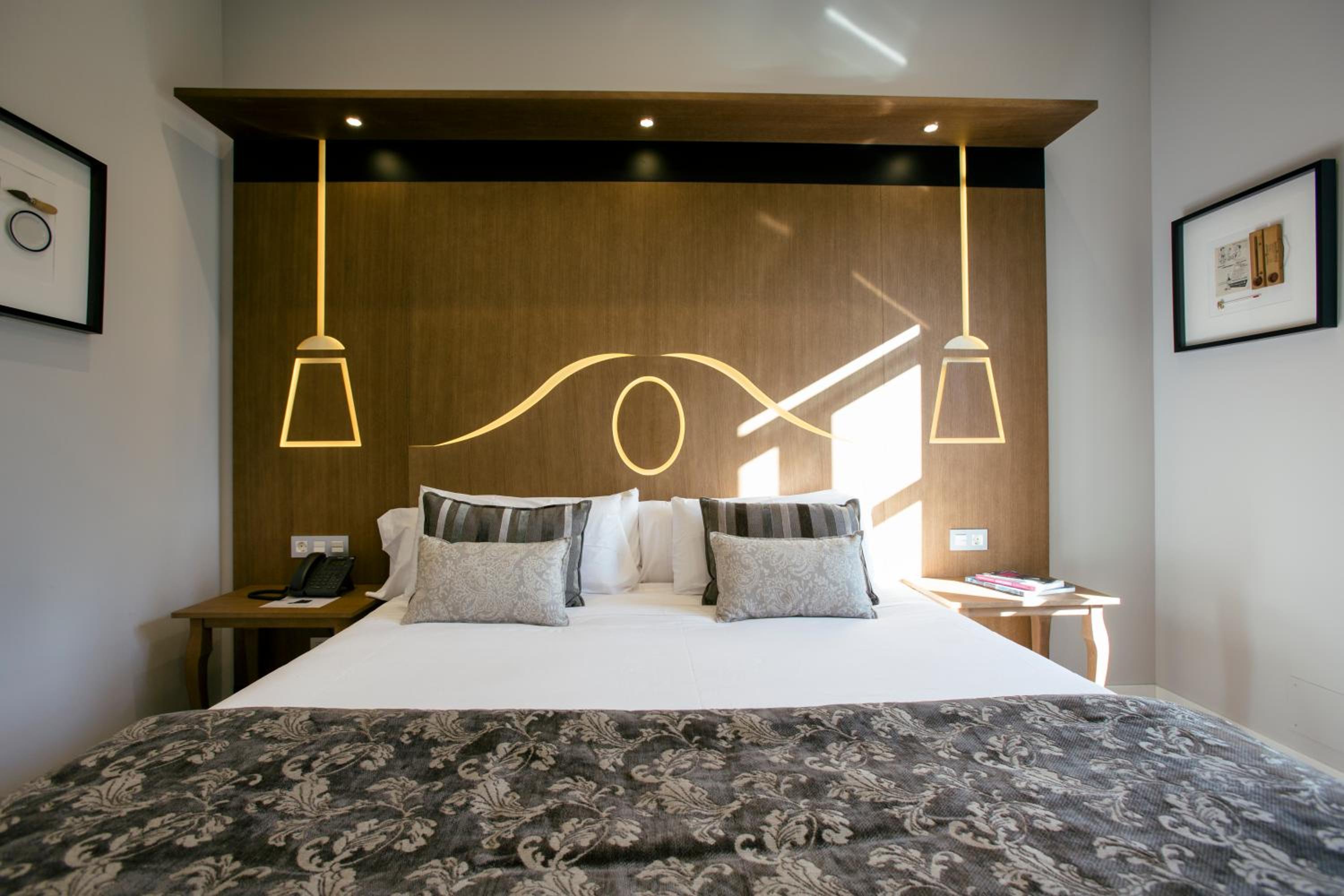 Double or Twin Room with Balcony photo 3
