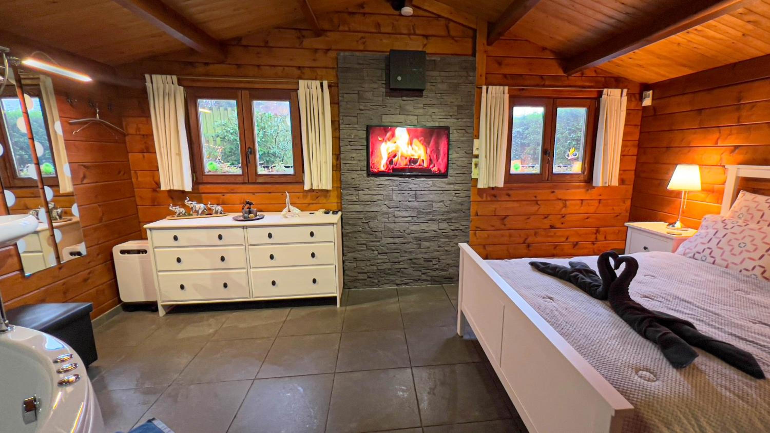 One-Bedroom Chalet - Photo 35