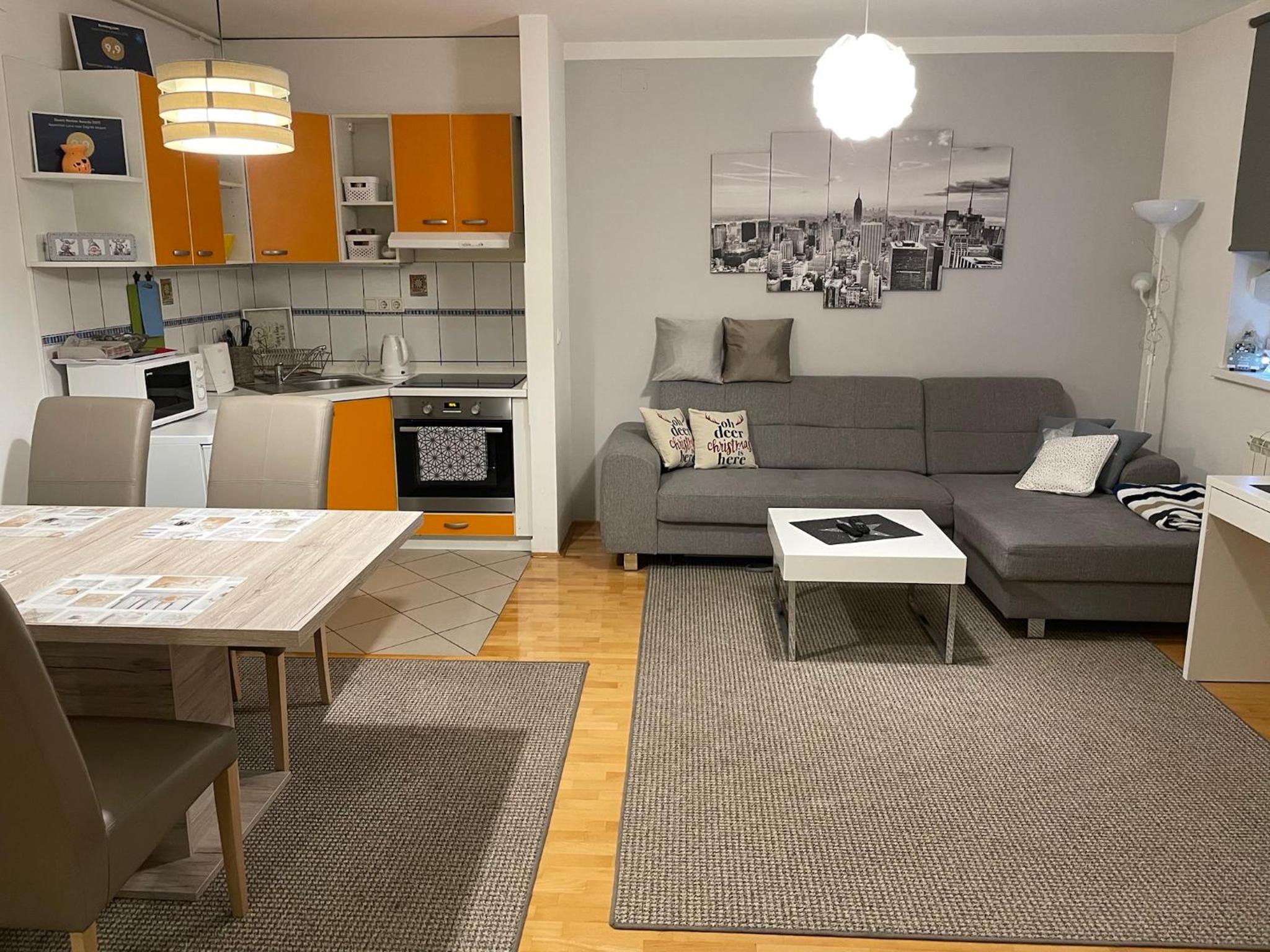 Apartment with Balcony - Photo 18