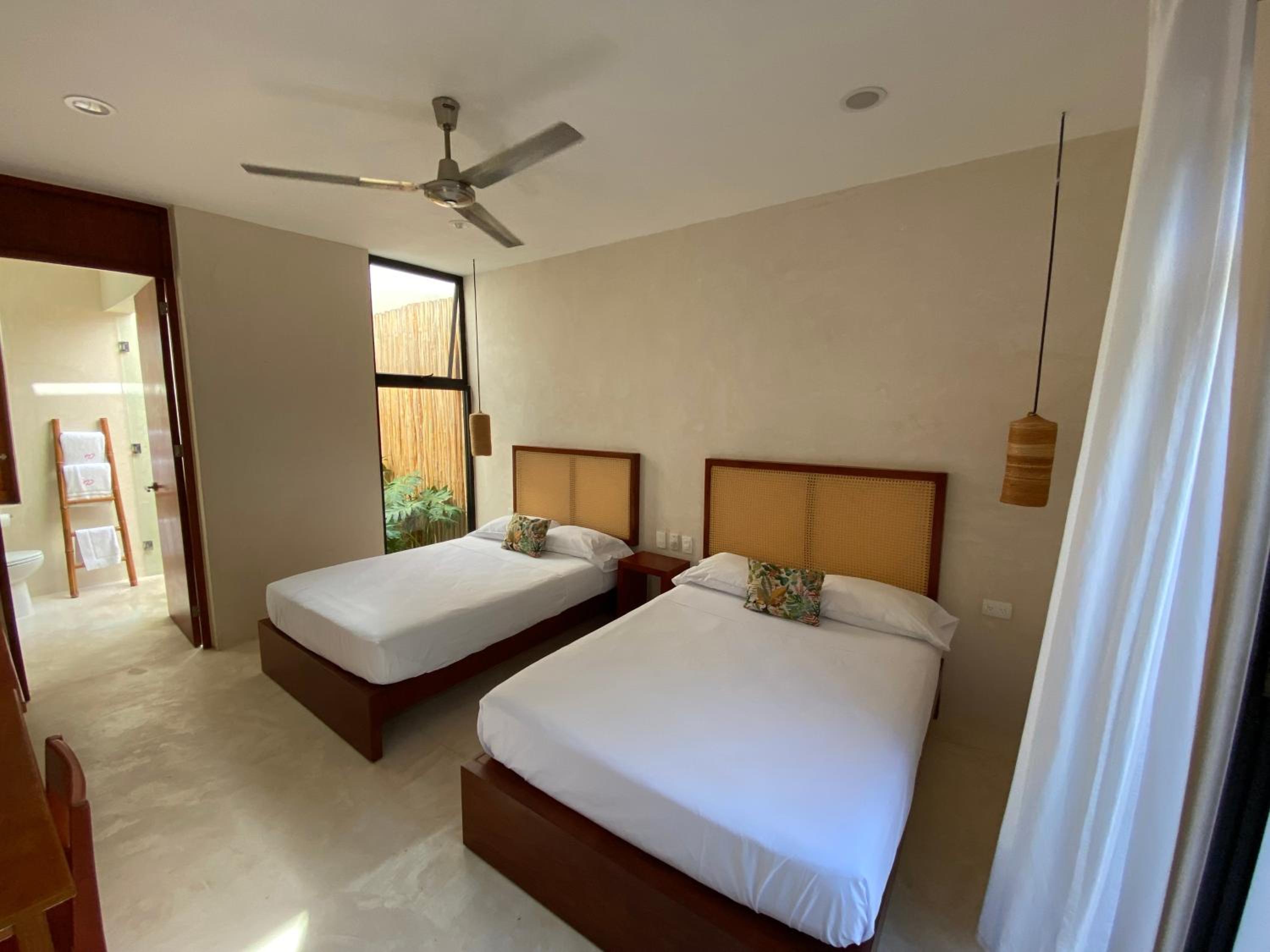 Quadruple Room - Photo 7
