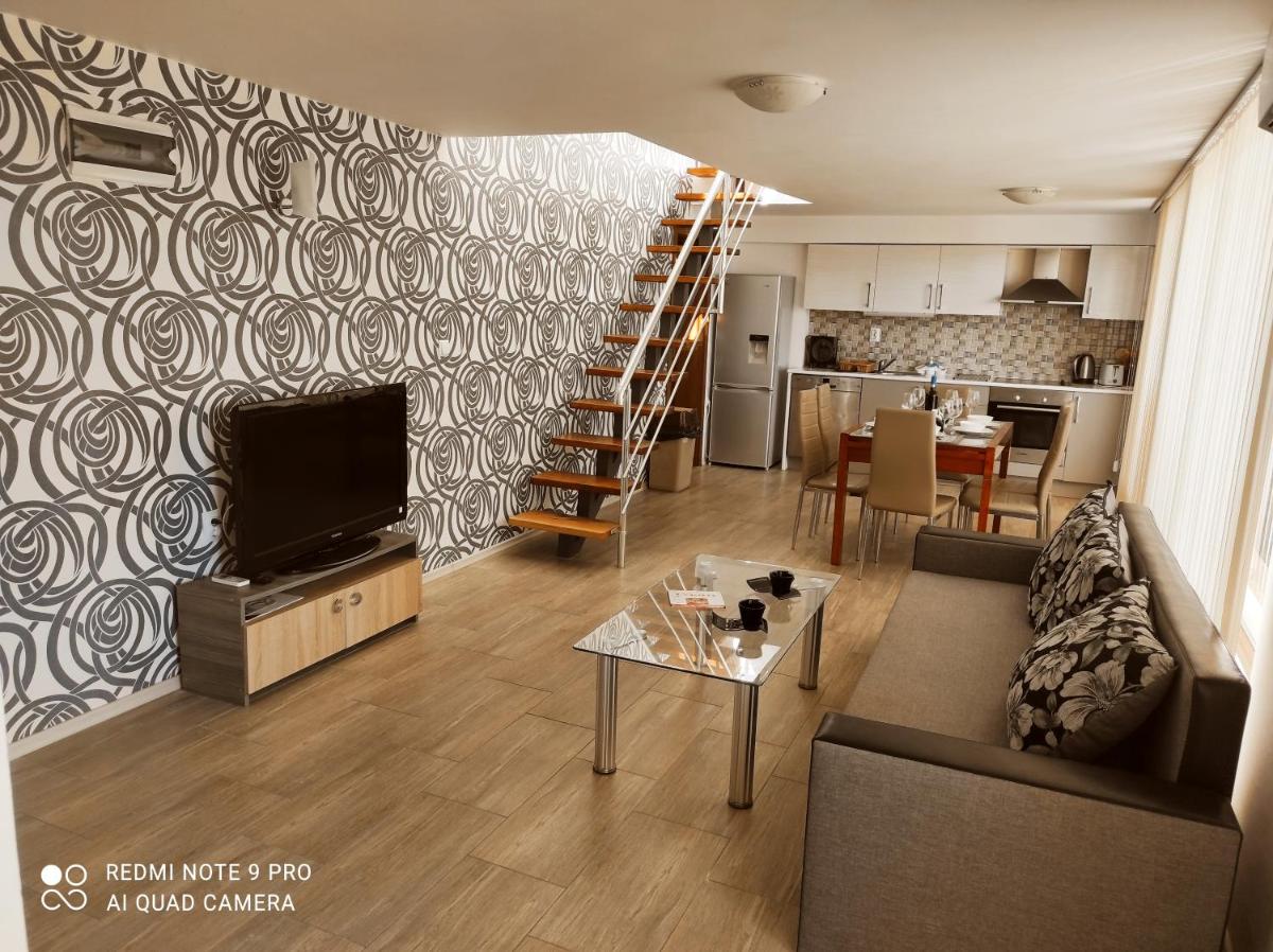 Three-Bedroom Apartment photo 1