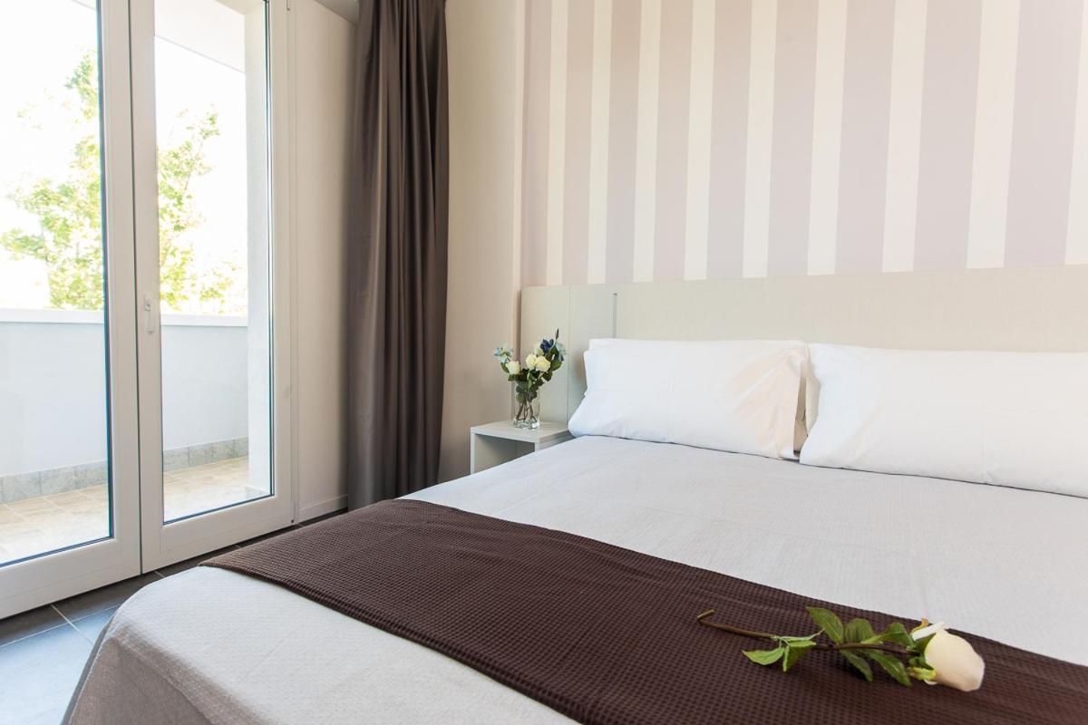 Junior Suite with Balcony photo 1