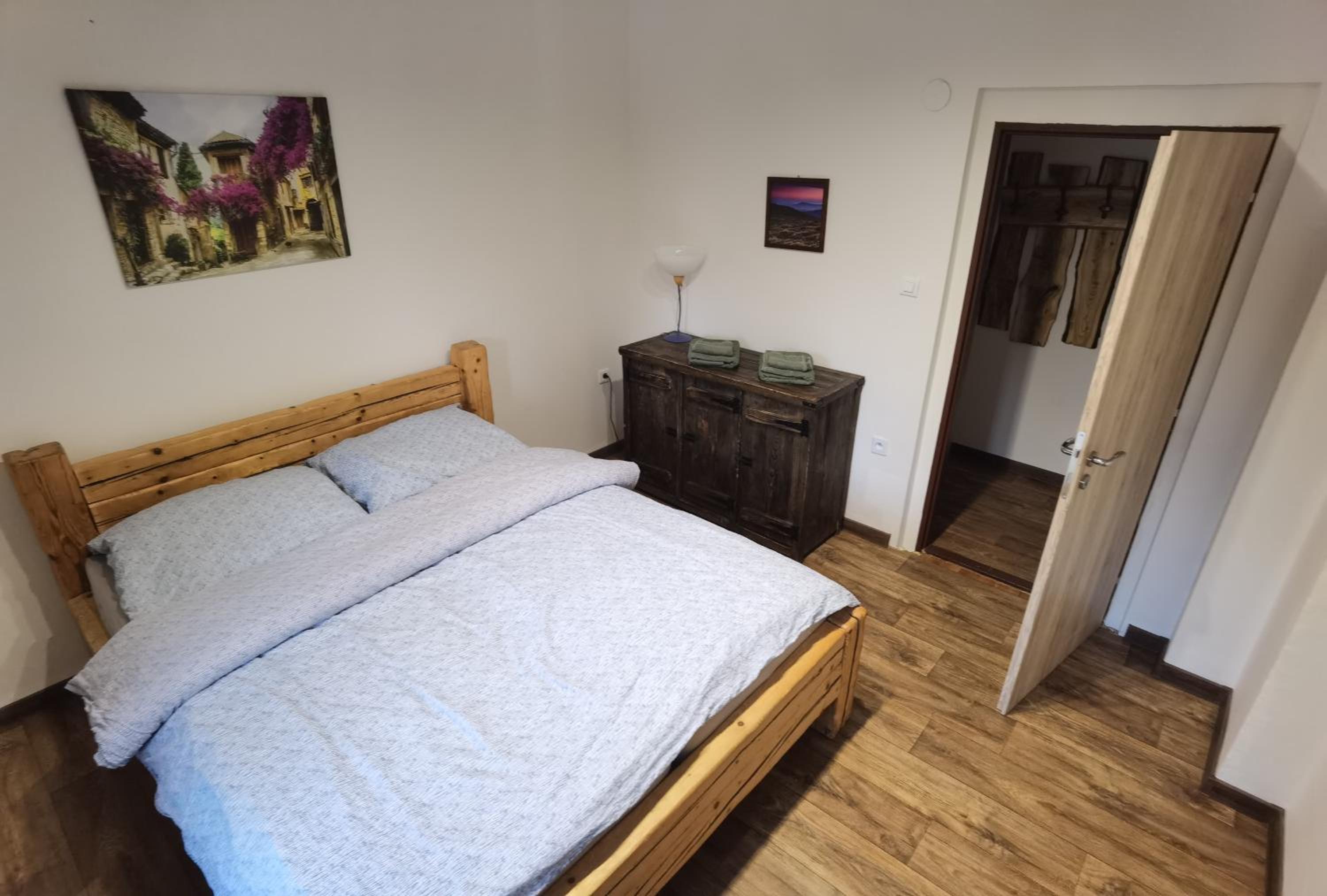 One-Bedroom Apartment - Photo 1