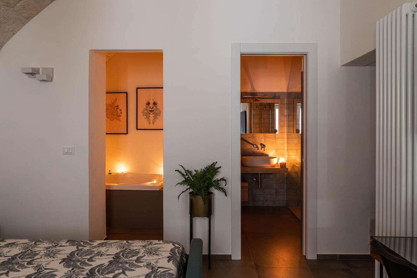Suite with Spa Bath photo 3
