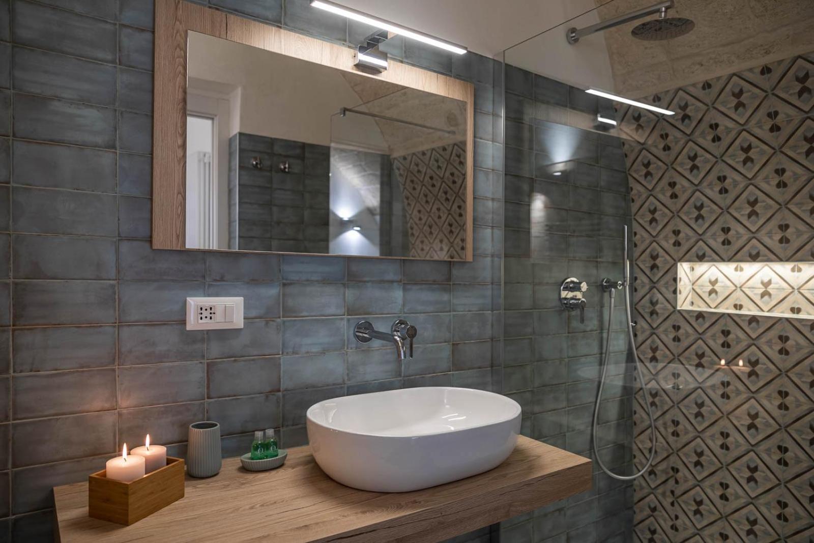 Suite with Spa Bath photo 2