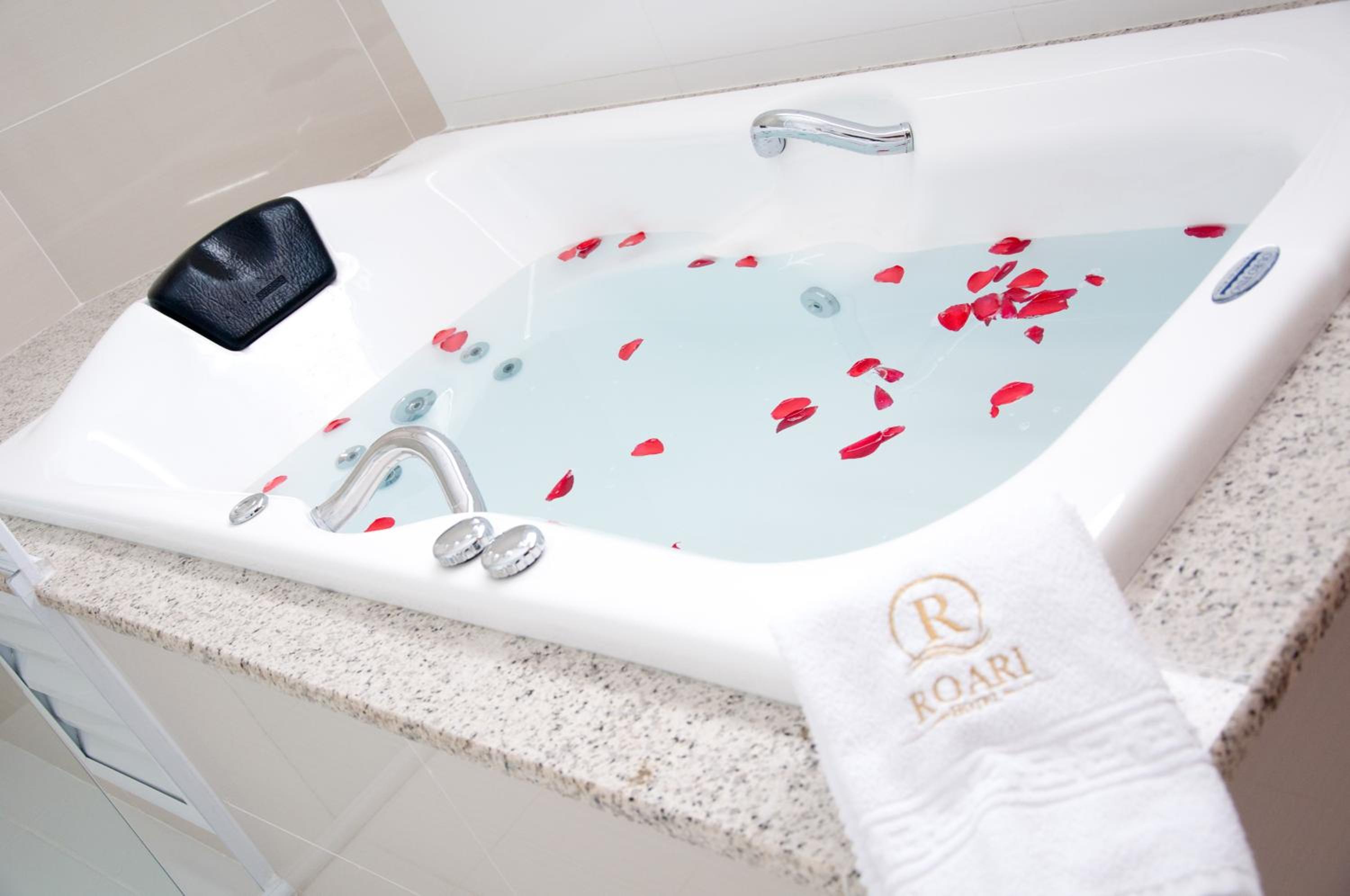 Suite with Spa Bath photo 3