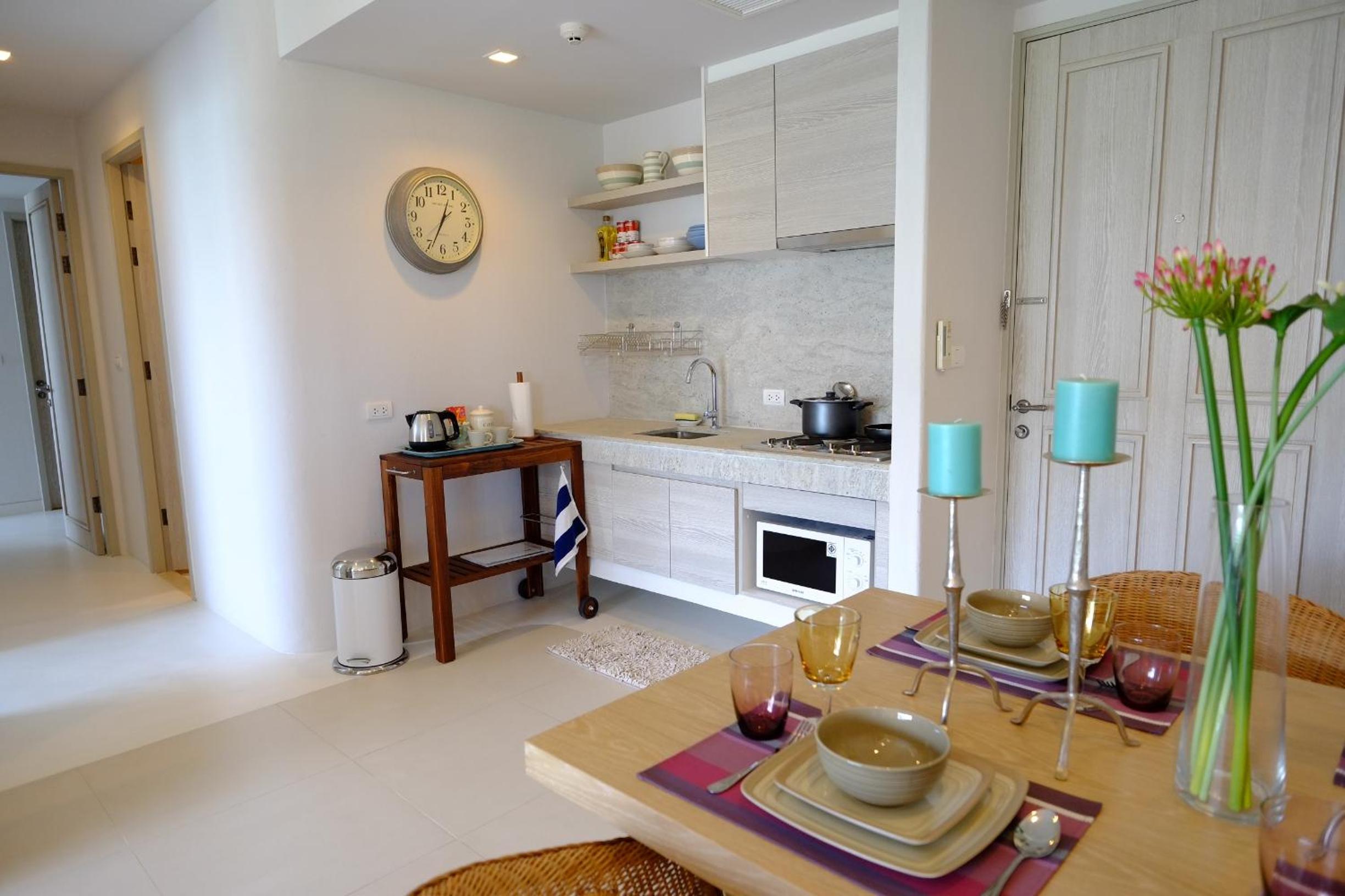 Apartment with Mountain View - Photo 7