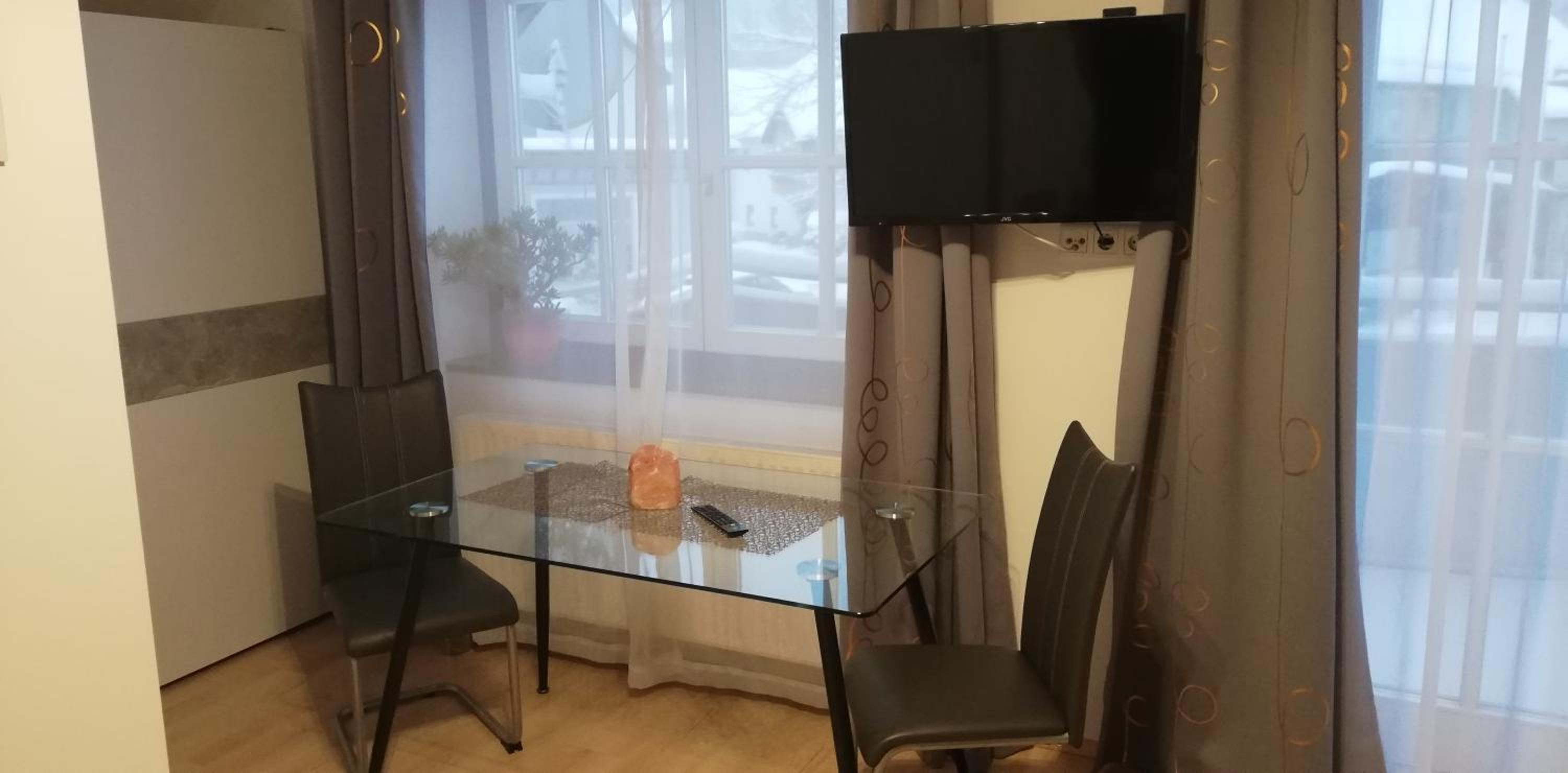 Twin Room with Balcony - Photo 4