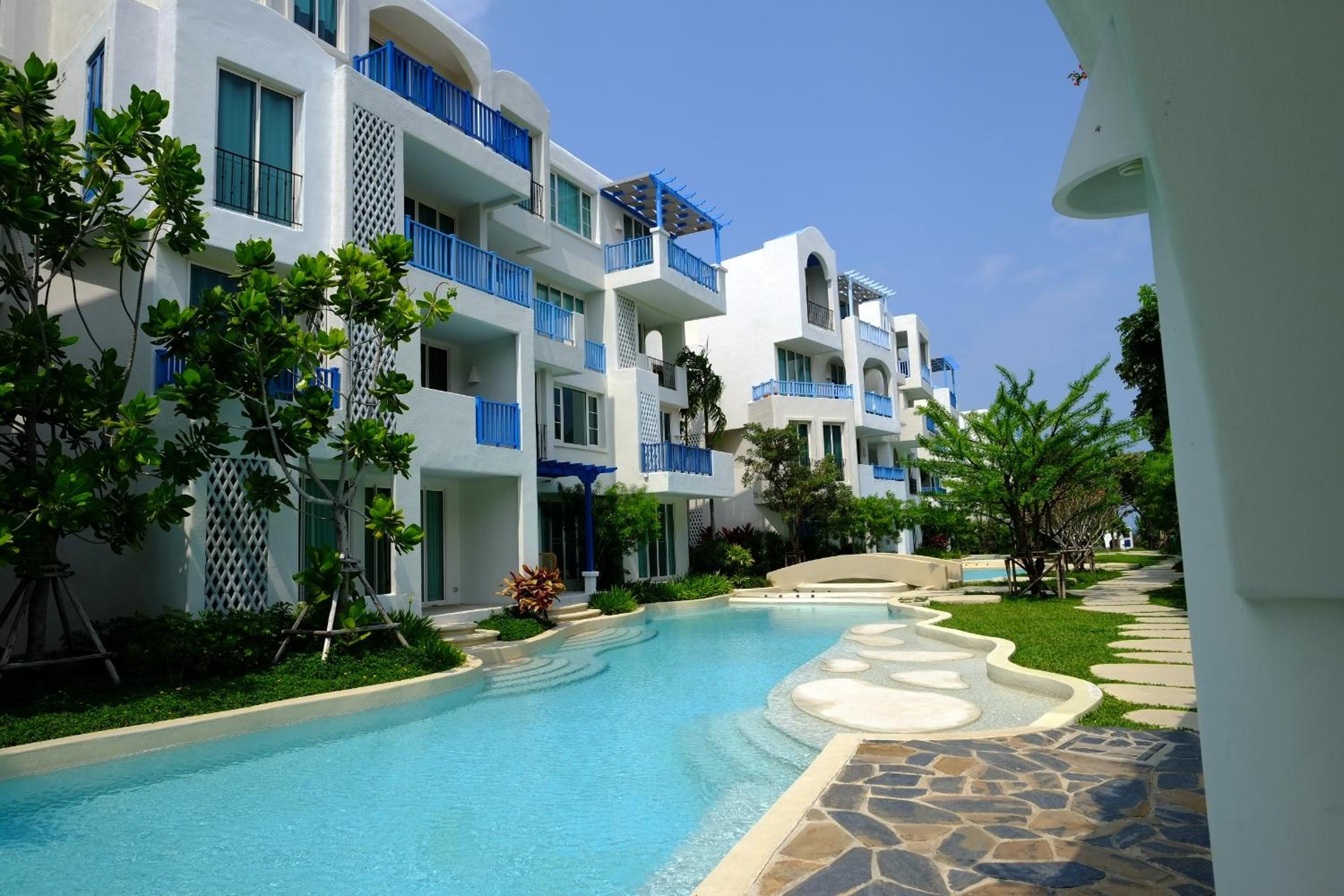 Apartment with Mountain View - Photo 5