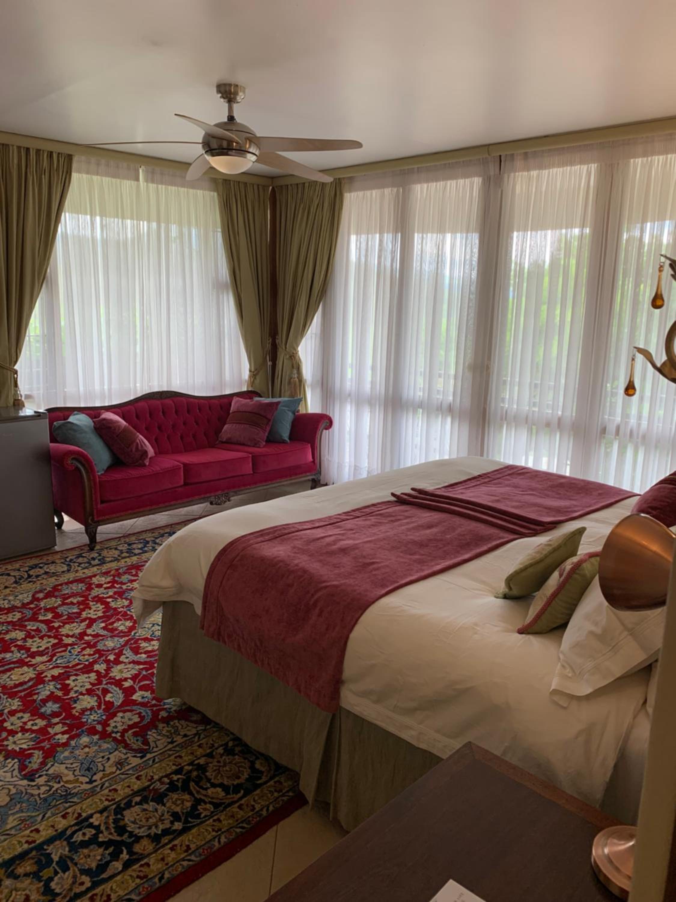 Deluxe Double Room with Bath - Photo 3