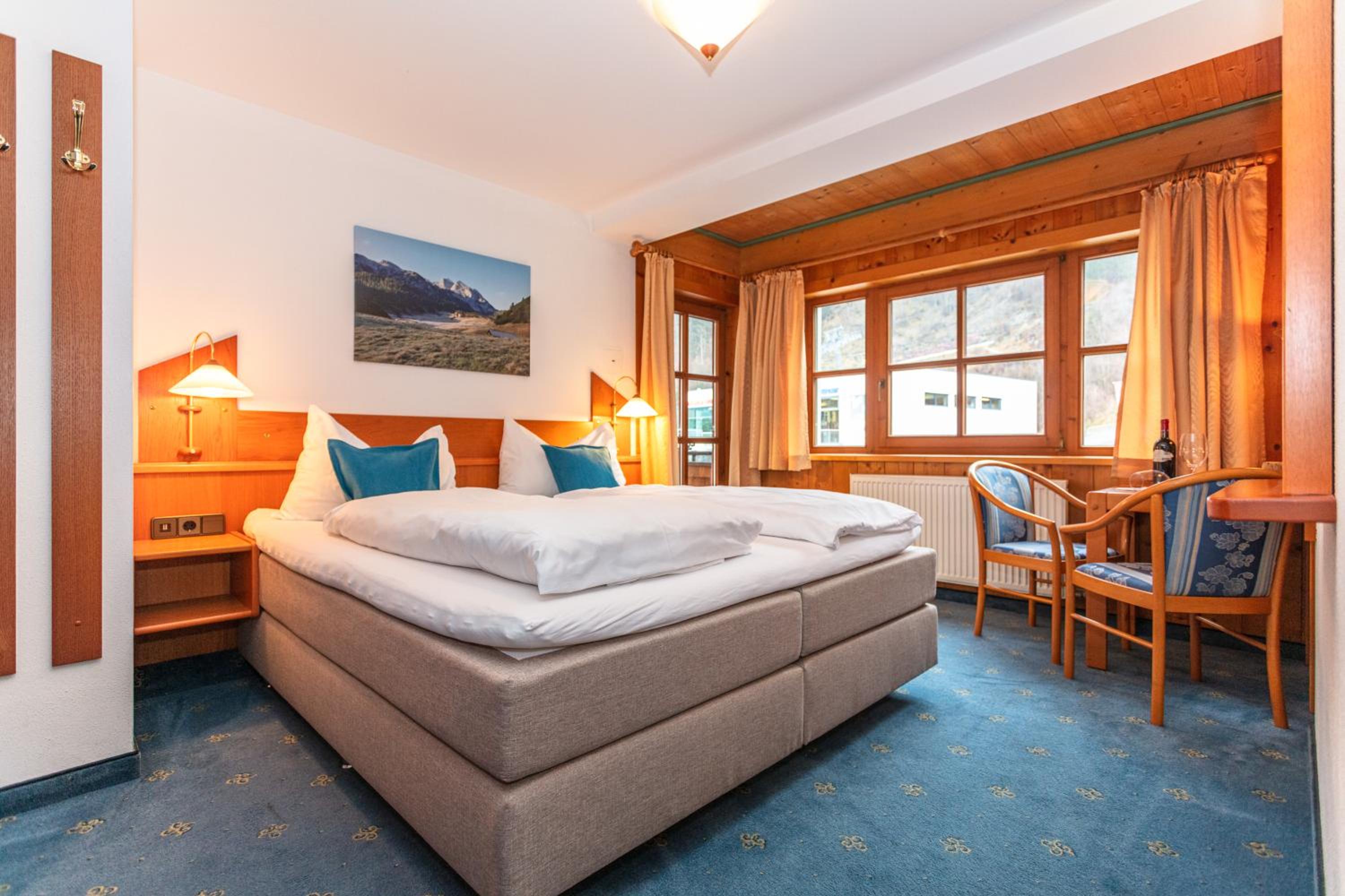 Double Room with Balcony - Photo 1