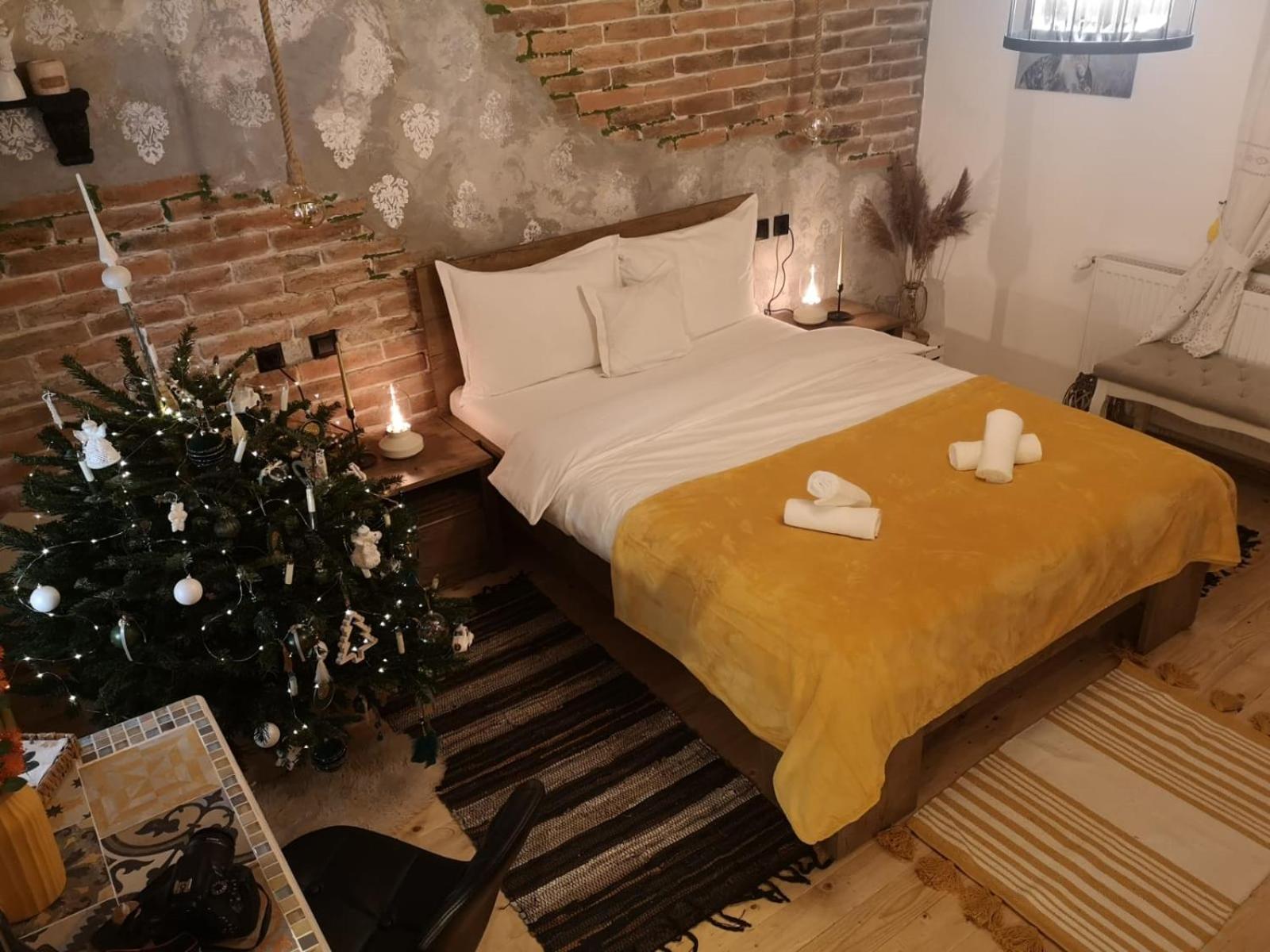 One-Bedroom House - Photo 62