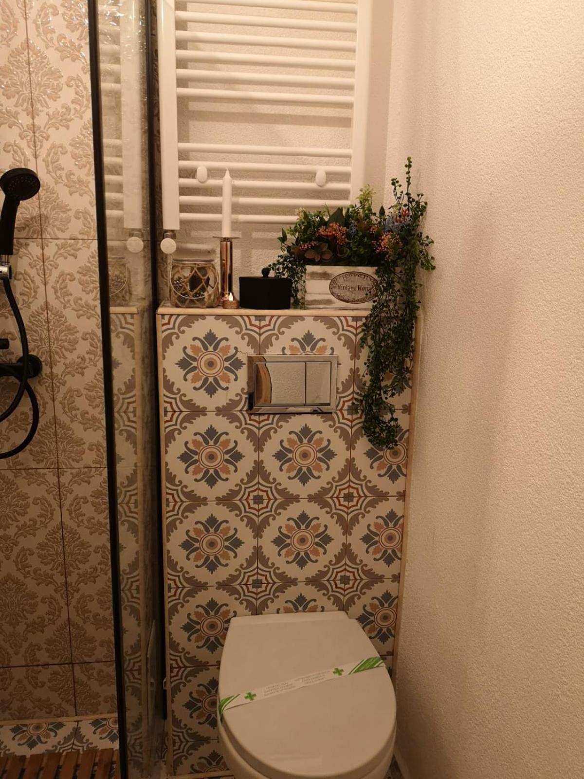 One-Bedroom House - Photo 56