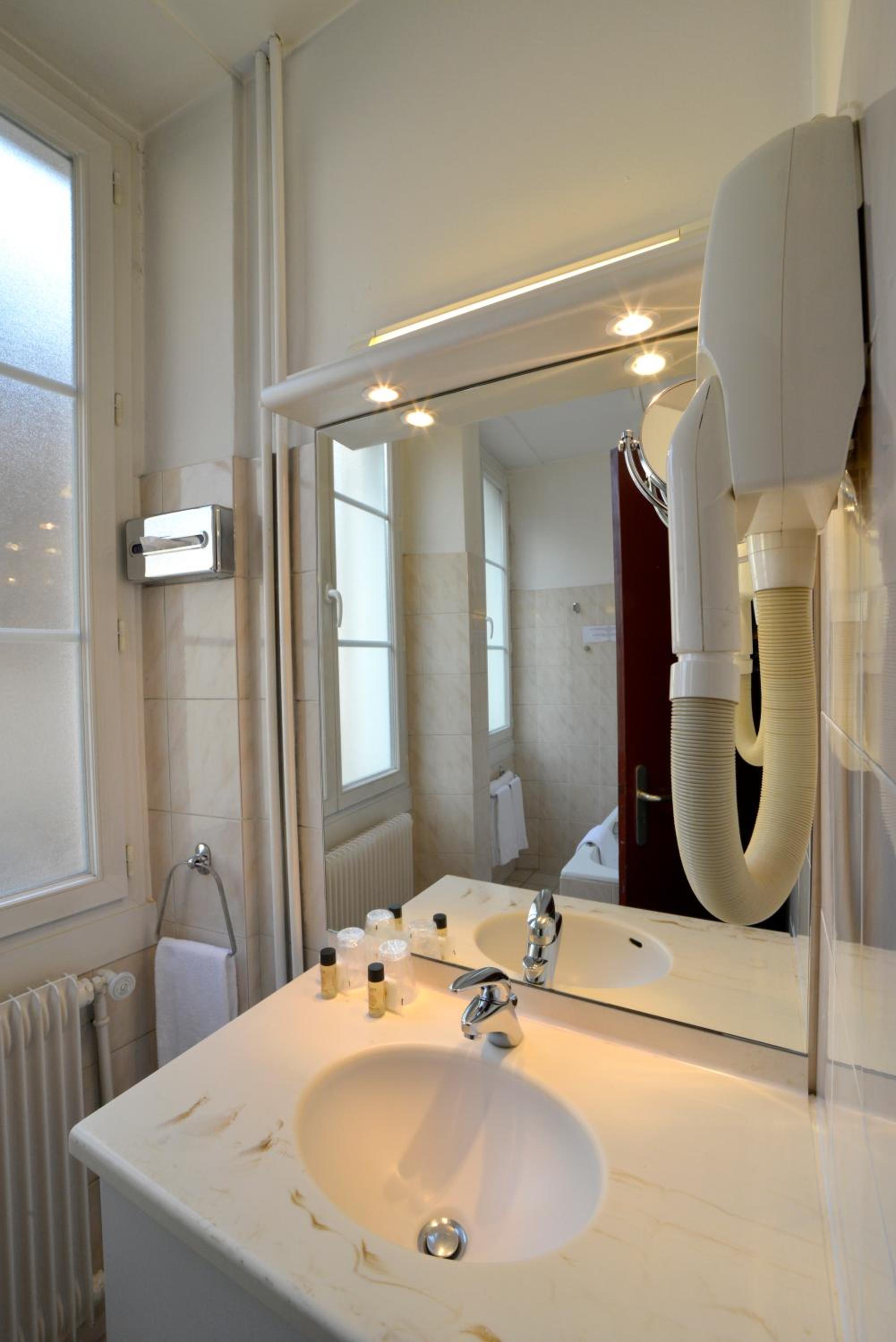 Superior Triple Room photo 2