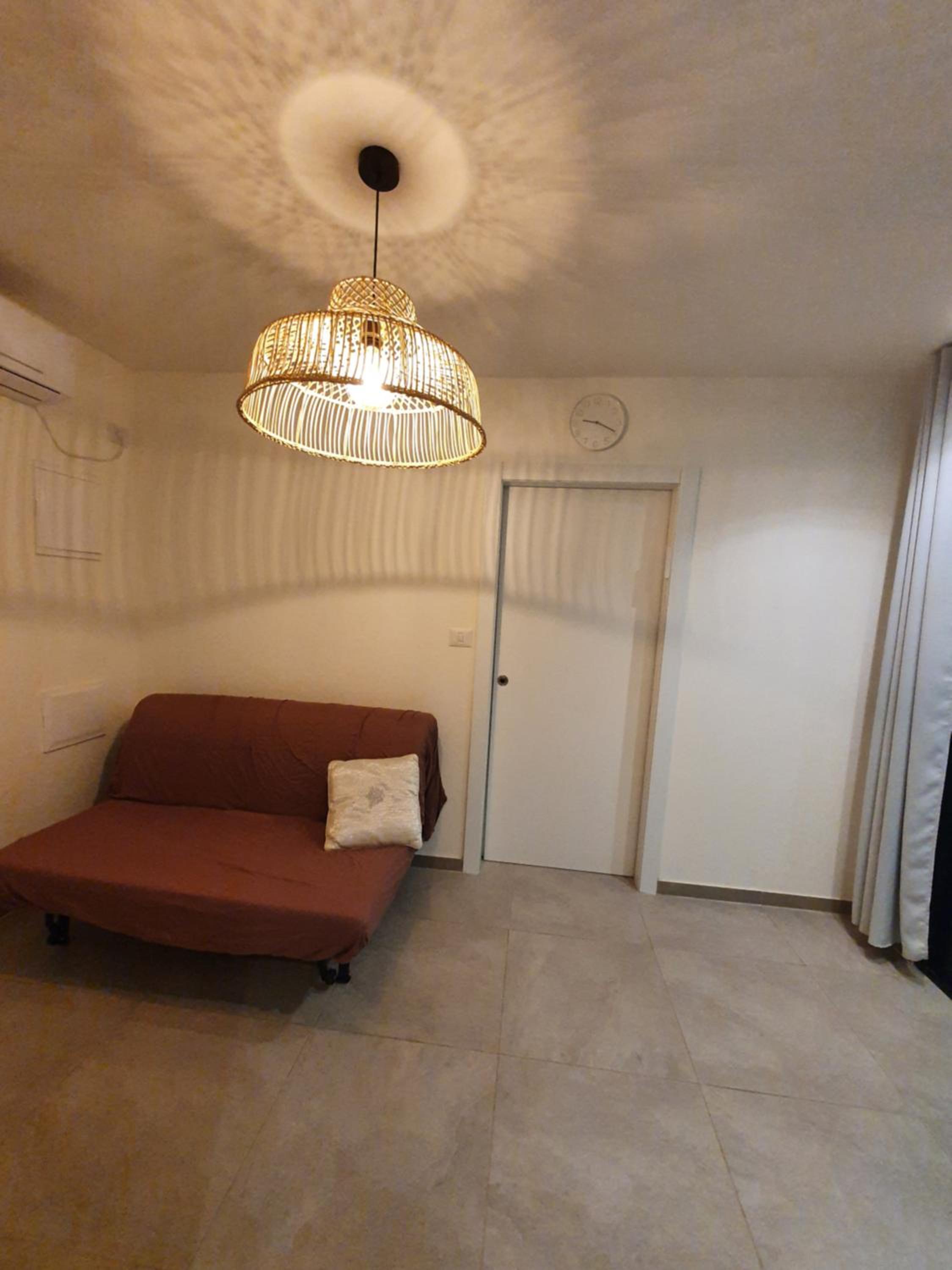 One-Bedroom Apartment - Photo 9