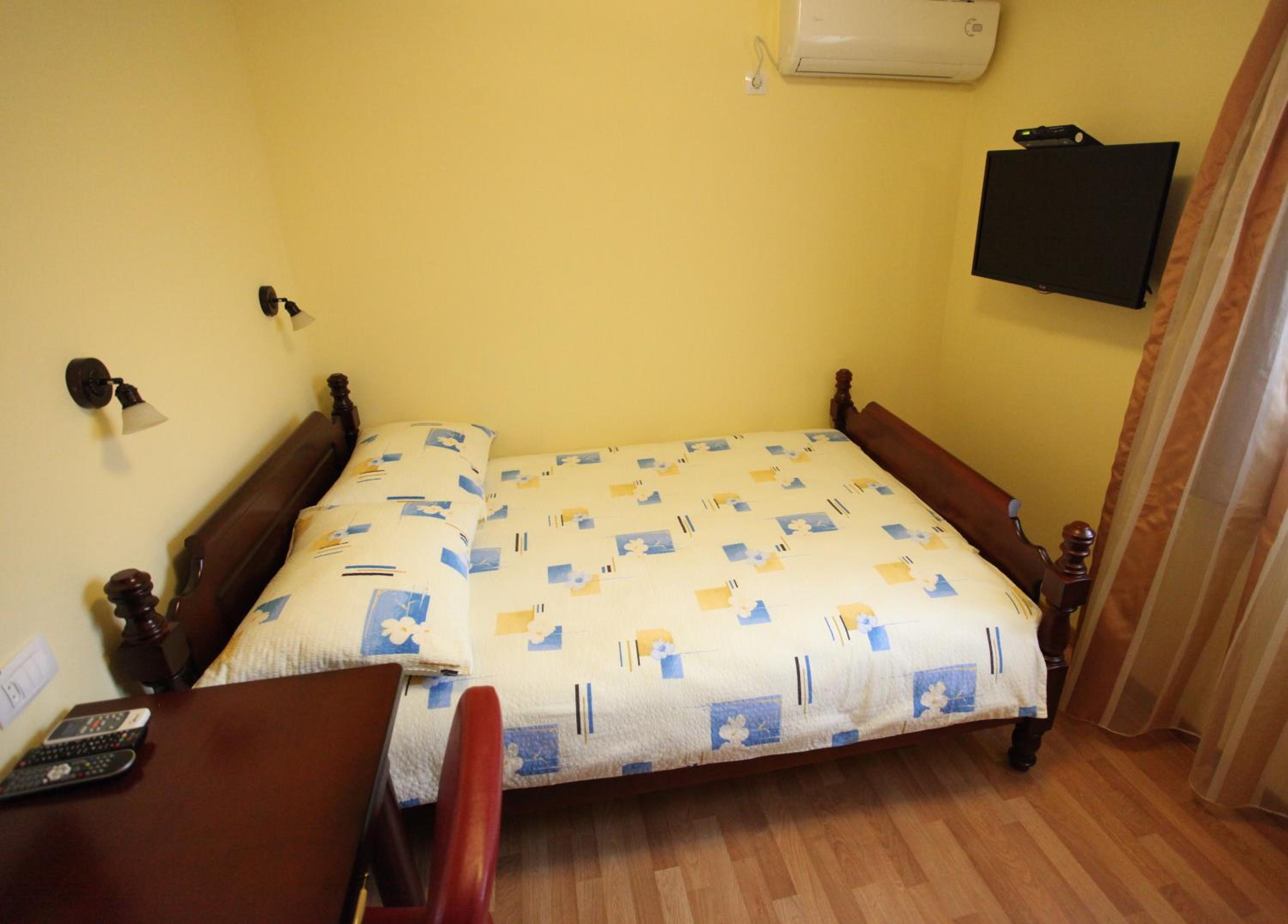 Budget Double Room photo 1