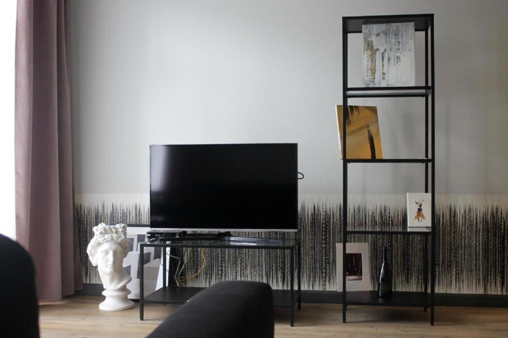 Apartment with Balcony - Photo 24